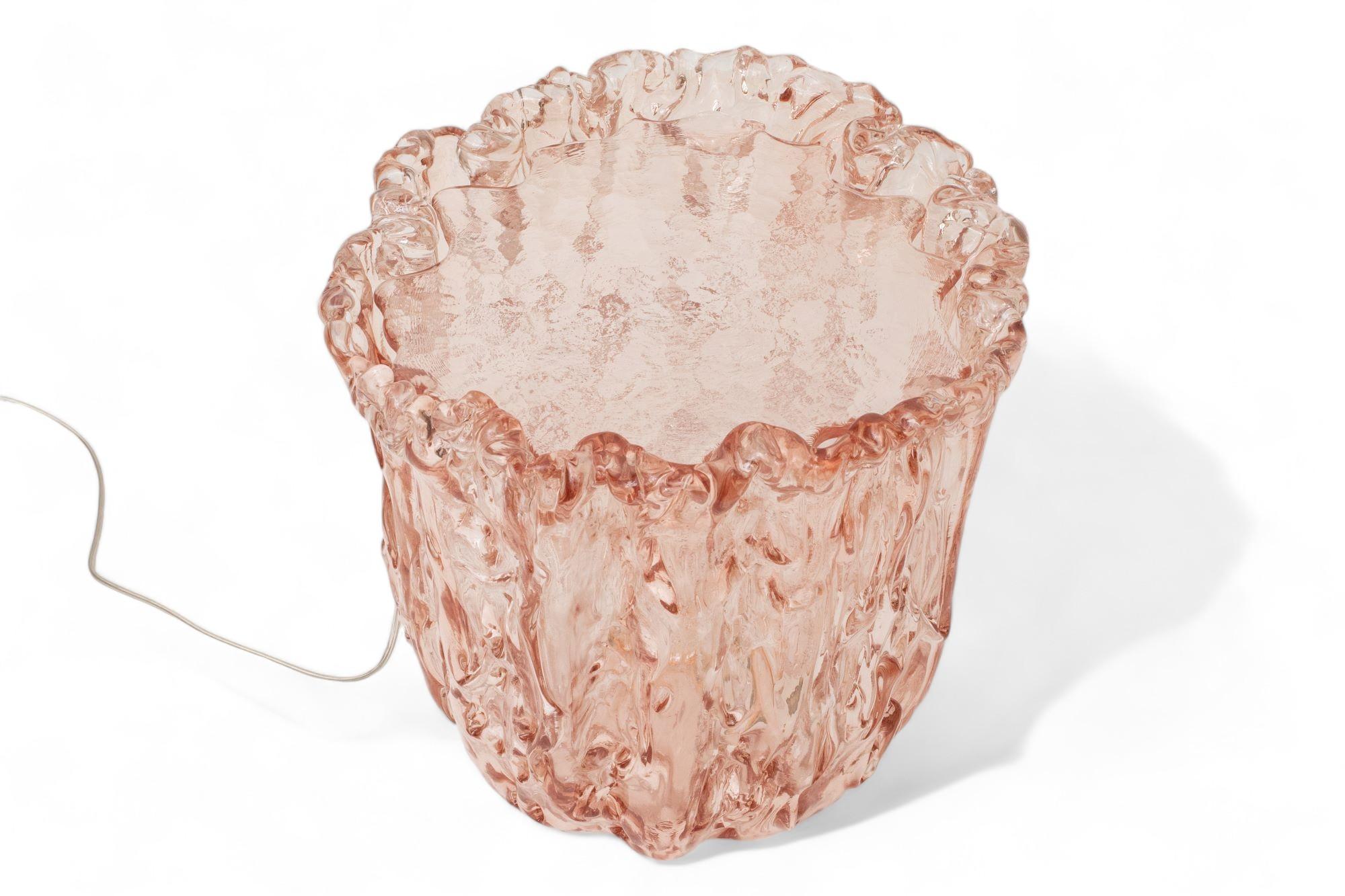 Niedriger Beistelltisch aus rosa Glas, von Tokujin Yoshioka im Angebot 2