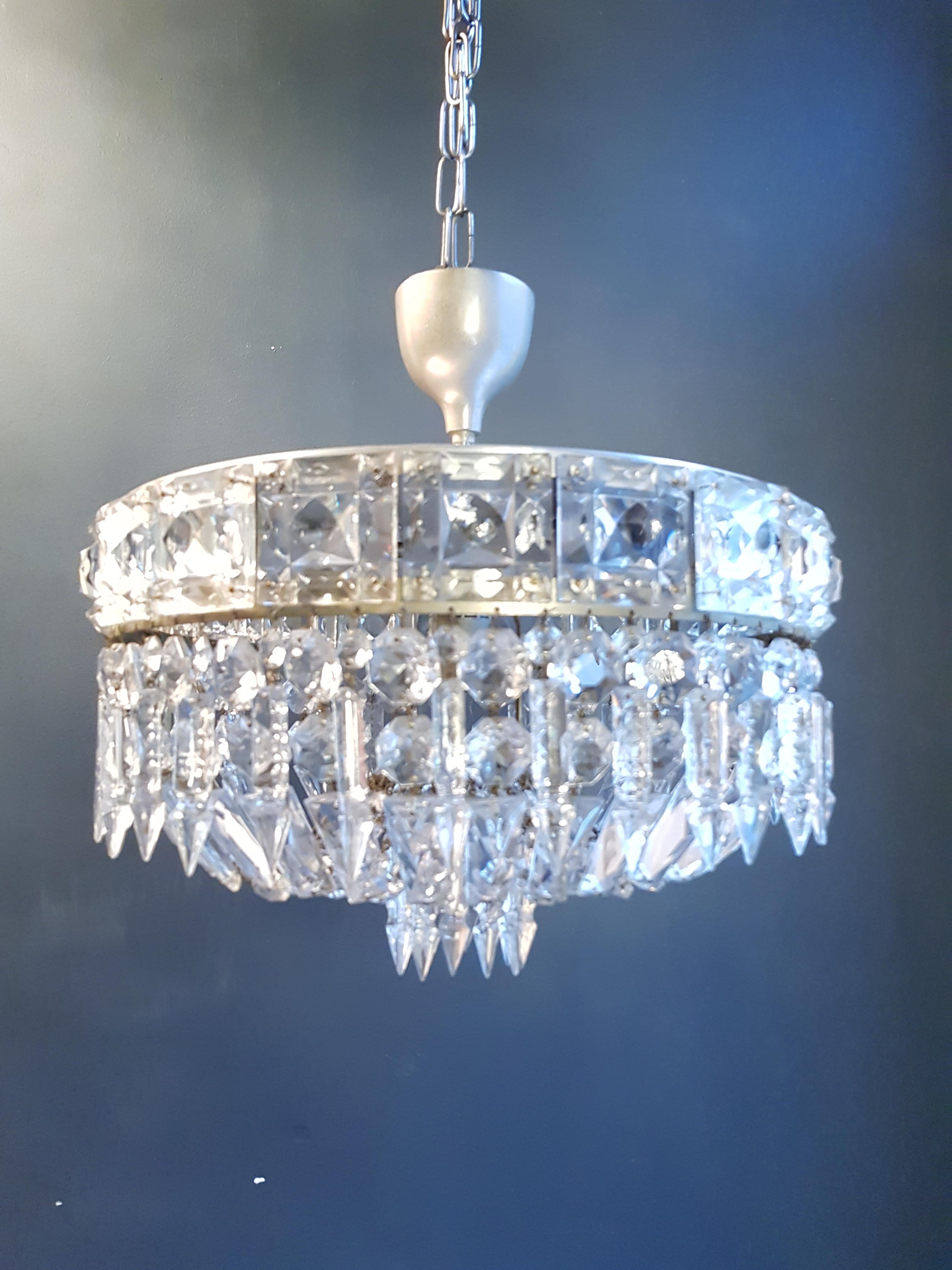 Elegant Low Plafonnier Silver Crystal Chandelier - Antique Chrome Ceiling Lamp Lustre

Presenting an exquisite low plafonnier silver crystal chandelier, a true antique gem radiating elegance and sophistication. This vintage piece has been