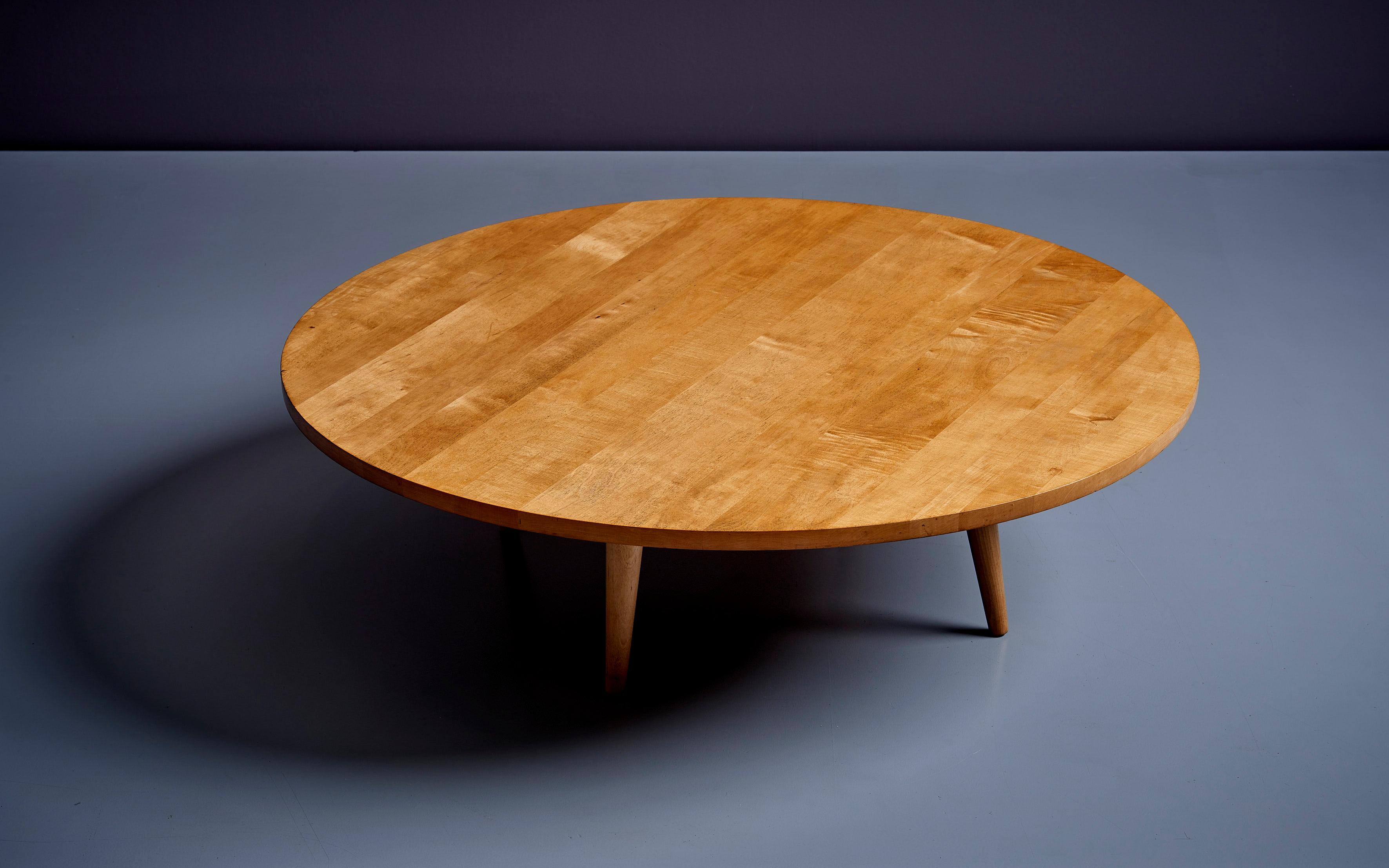 Maple Low Planner Group Coffee Table by Paul McCobb for Winchendon For Sale