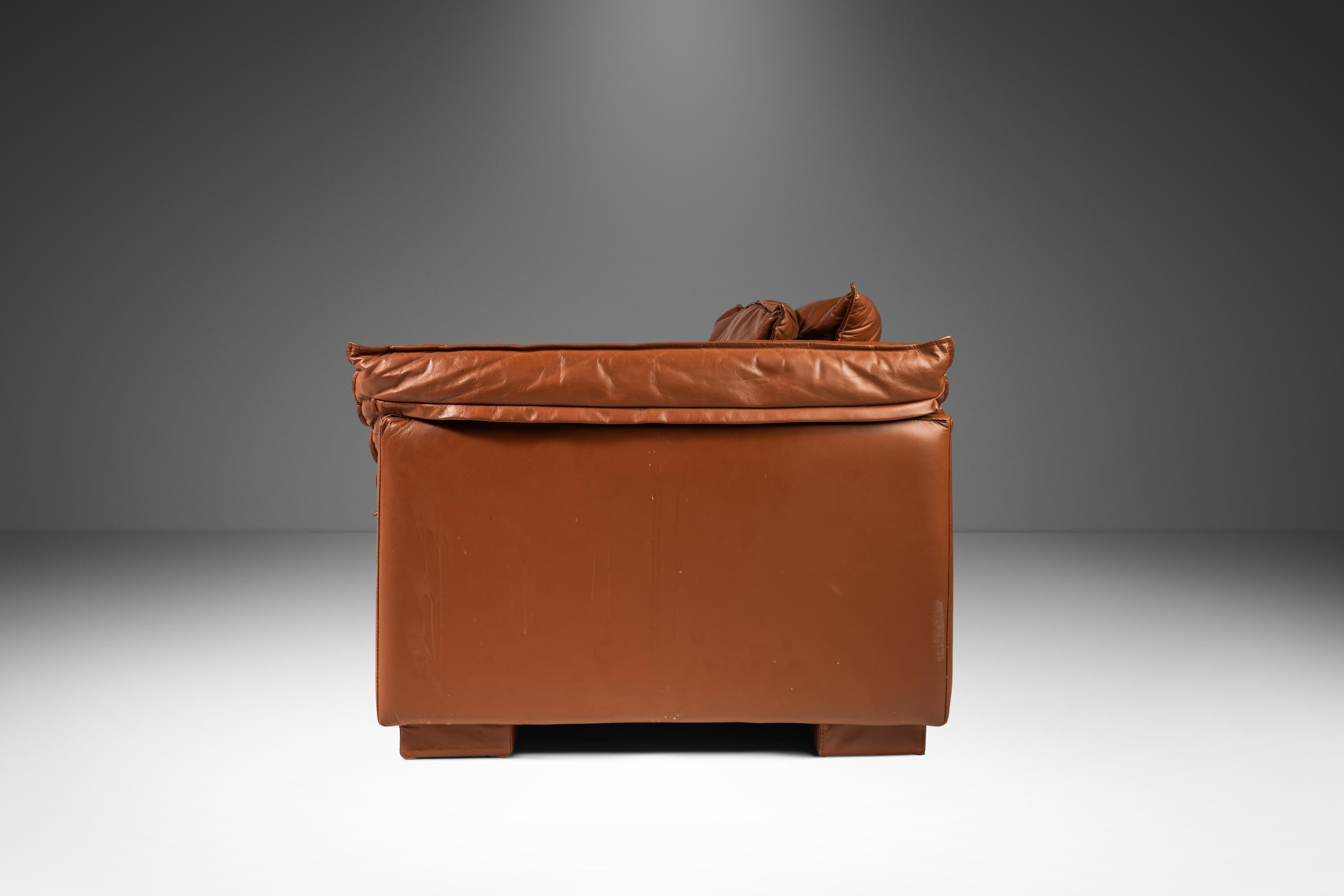 American Low Profile Sofa in Cognac Brown Leather in the Manner of Niels Eilersen, 1980's For Sale