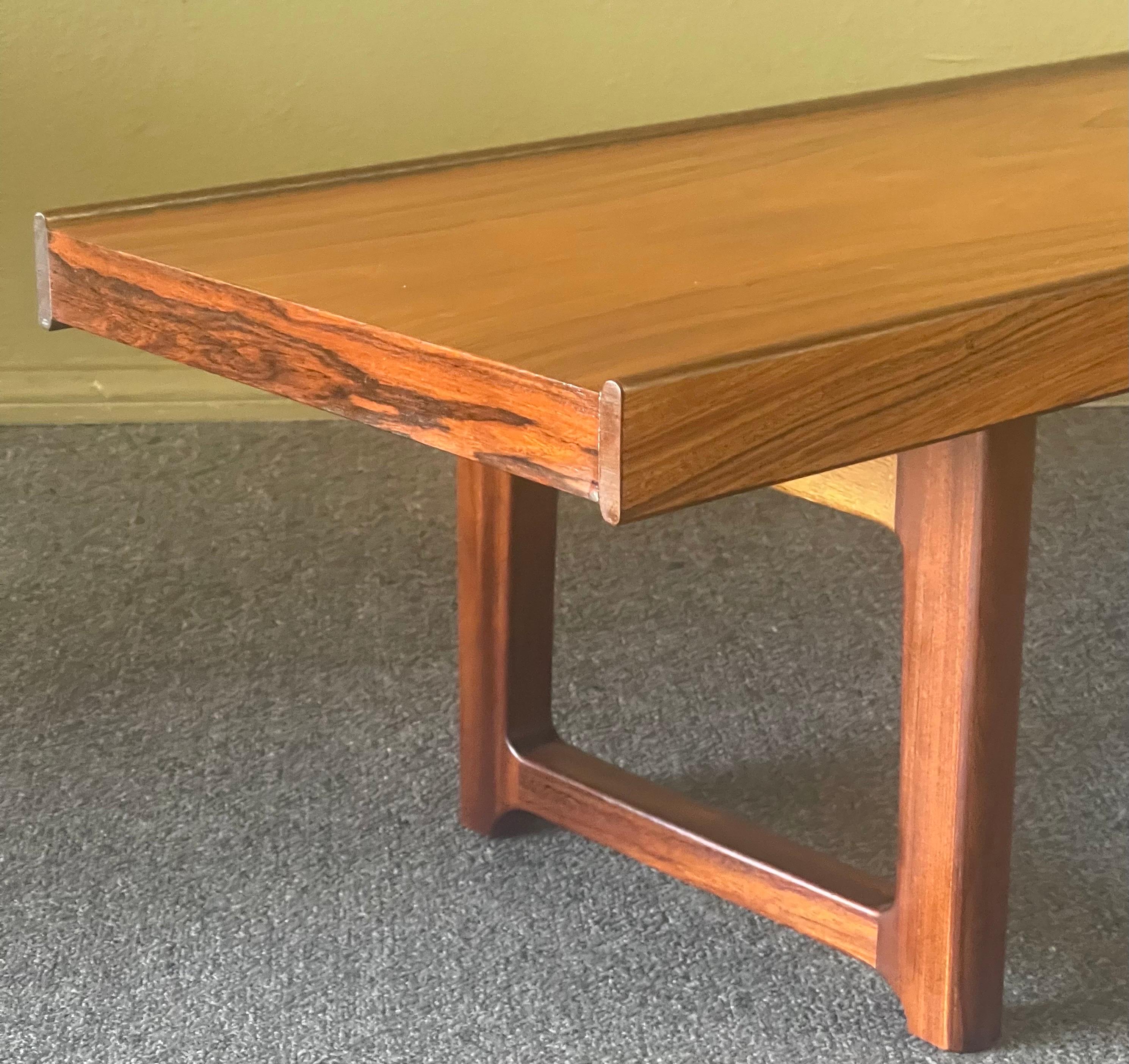 Low Profile Bench / Coffee Table in Rosewood by Torbjørn Afdal for Bruksbo In Good Condition For Sale In San Diego, CA