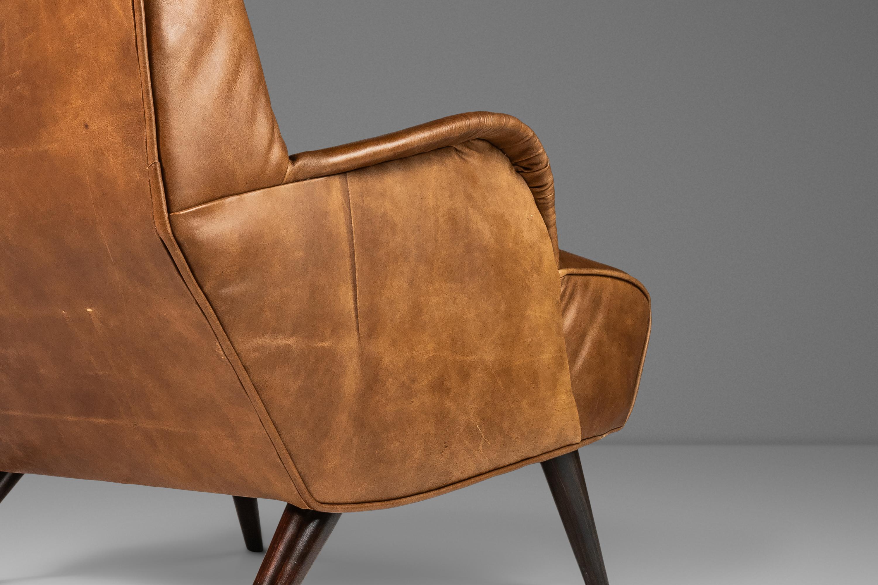 Low Profile Lounge Chair in Leather Attributed to Carlo de Carli, Italy, 1960's For Sale 4