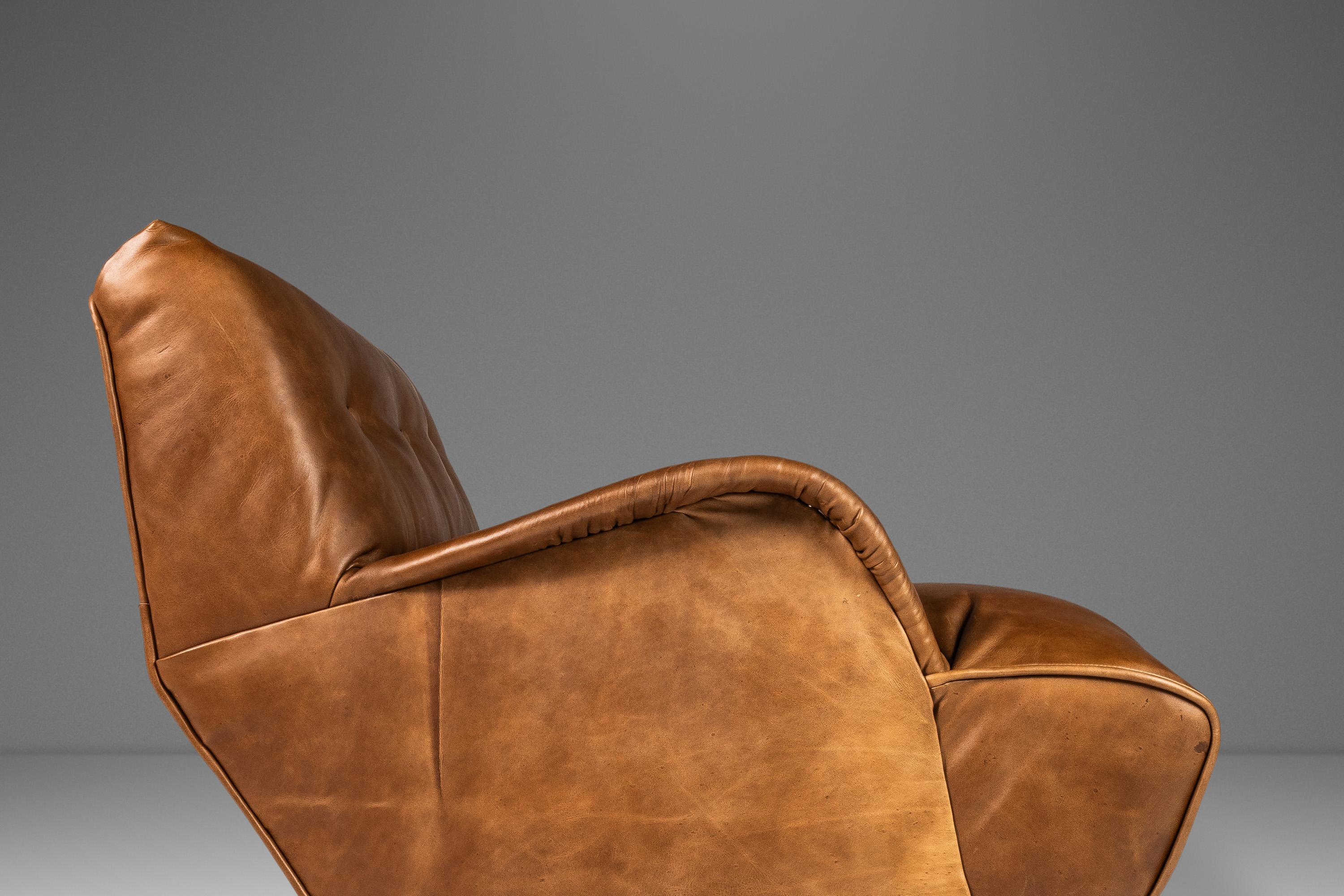 Low Profile Lounge Chair in Leather Attributed to Carlo de Carli, Italy, 1960's For Sale 12