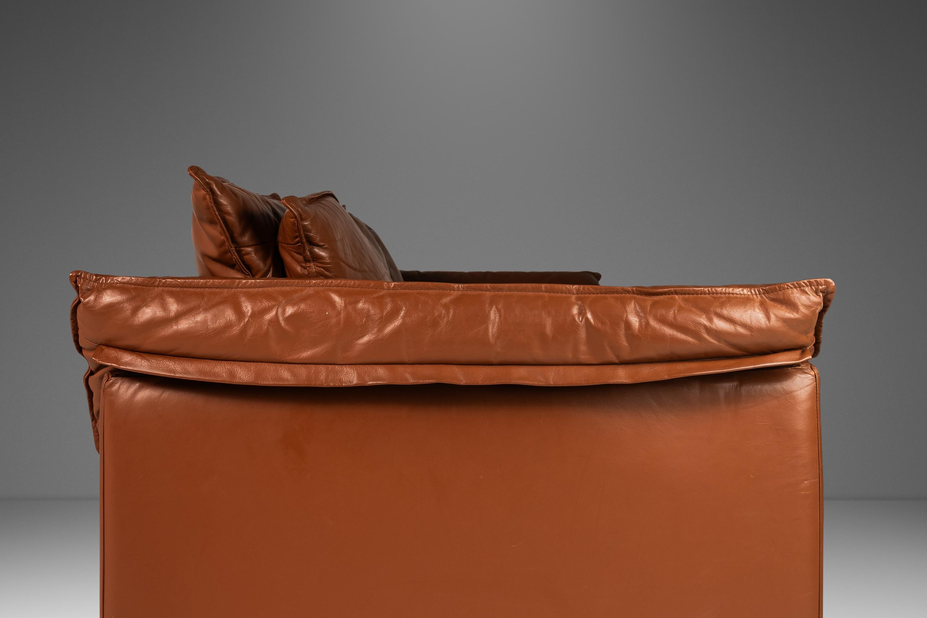 Low Profile Loveseat Sofa in Leather in the Manner of Niels Eilersen, c. 1980's For Sale 5