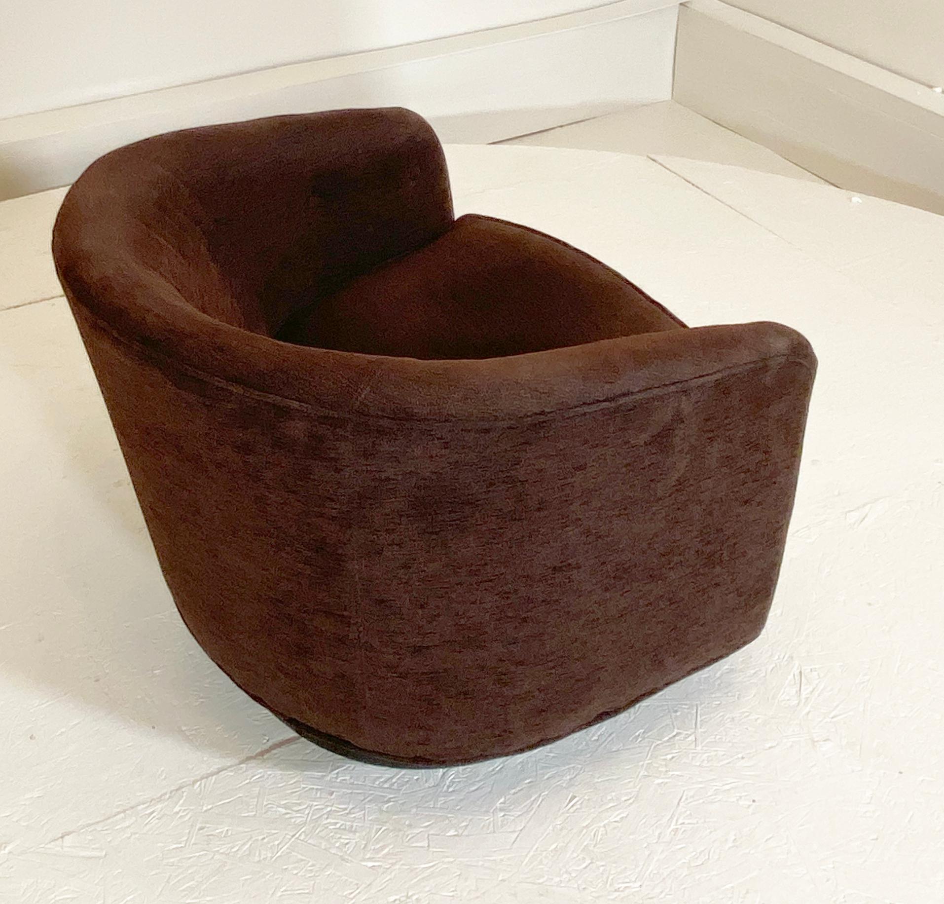 American Low Profile Swivel Lounge Chair in the Style of Milo Baughman For Sale