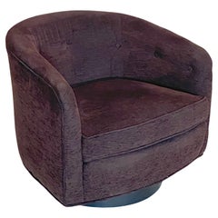 Low Profile Swivel Lounge Chair in the Style of Milo Baughman