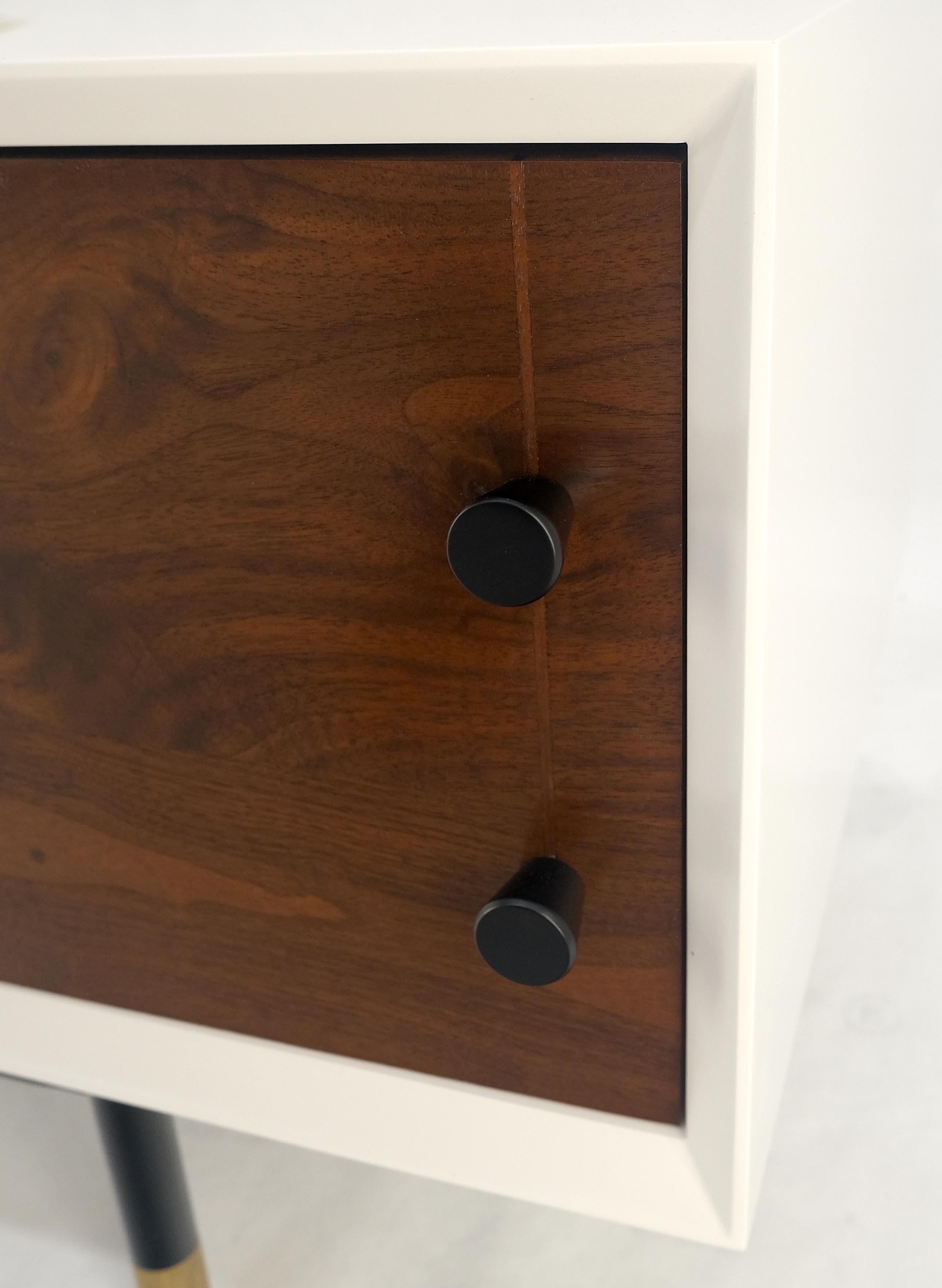 ¡Bajo Perfil Laca Blanca Nogal Aceitado Cajones Mueble TV Credenza Consola MINT! Desconocido en venta