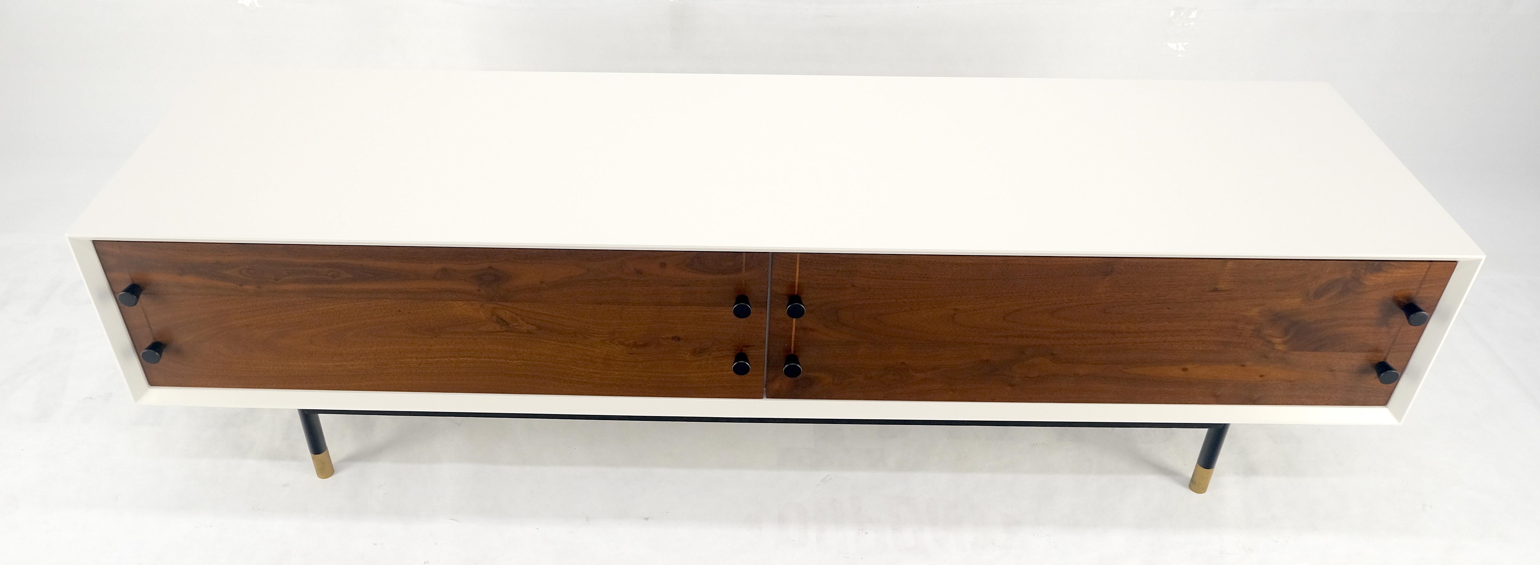 ¡Bajo Perfil Laca Blanca Nogal Aceitado Cajones Mueble TV Credenza Consola MINT! Siglo XXI y contemporáneo en venta