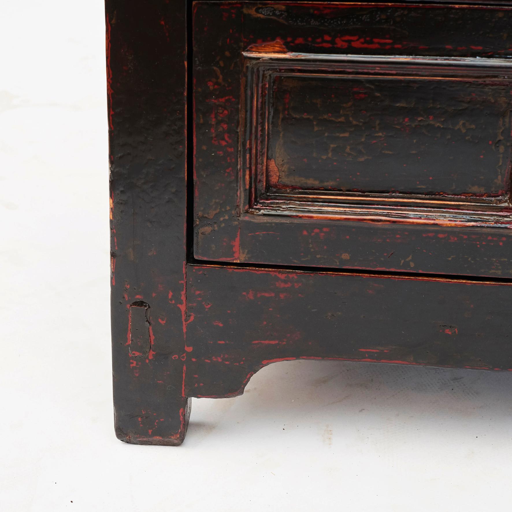 Lacquered Low Qing Dynasty Kang Cabinet with in Original Black-Red Lacquer