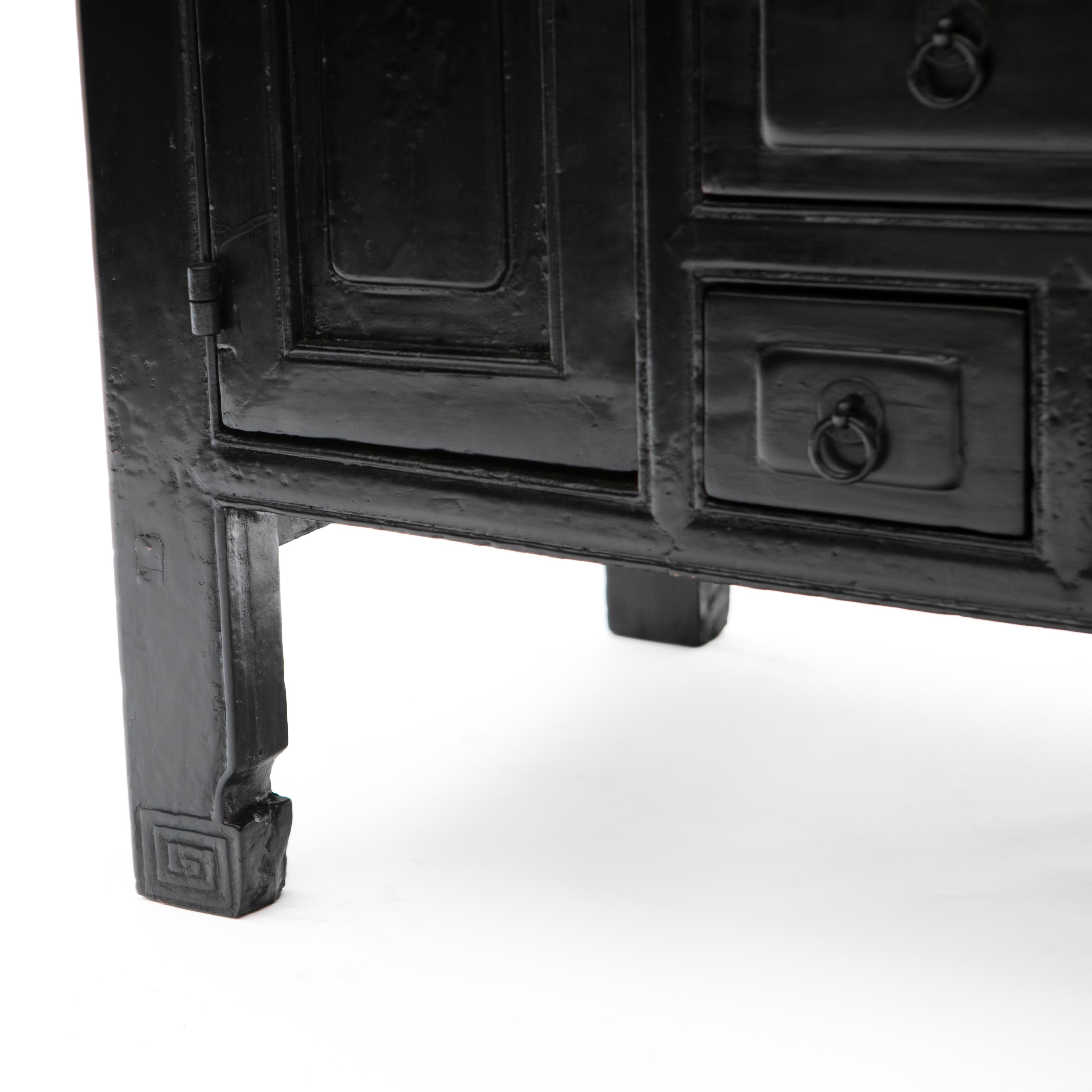 Low  Sideboard in Black Lacquer For Sale 3