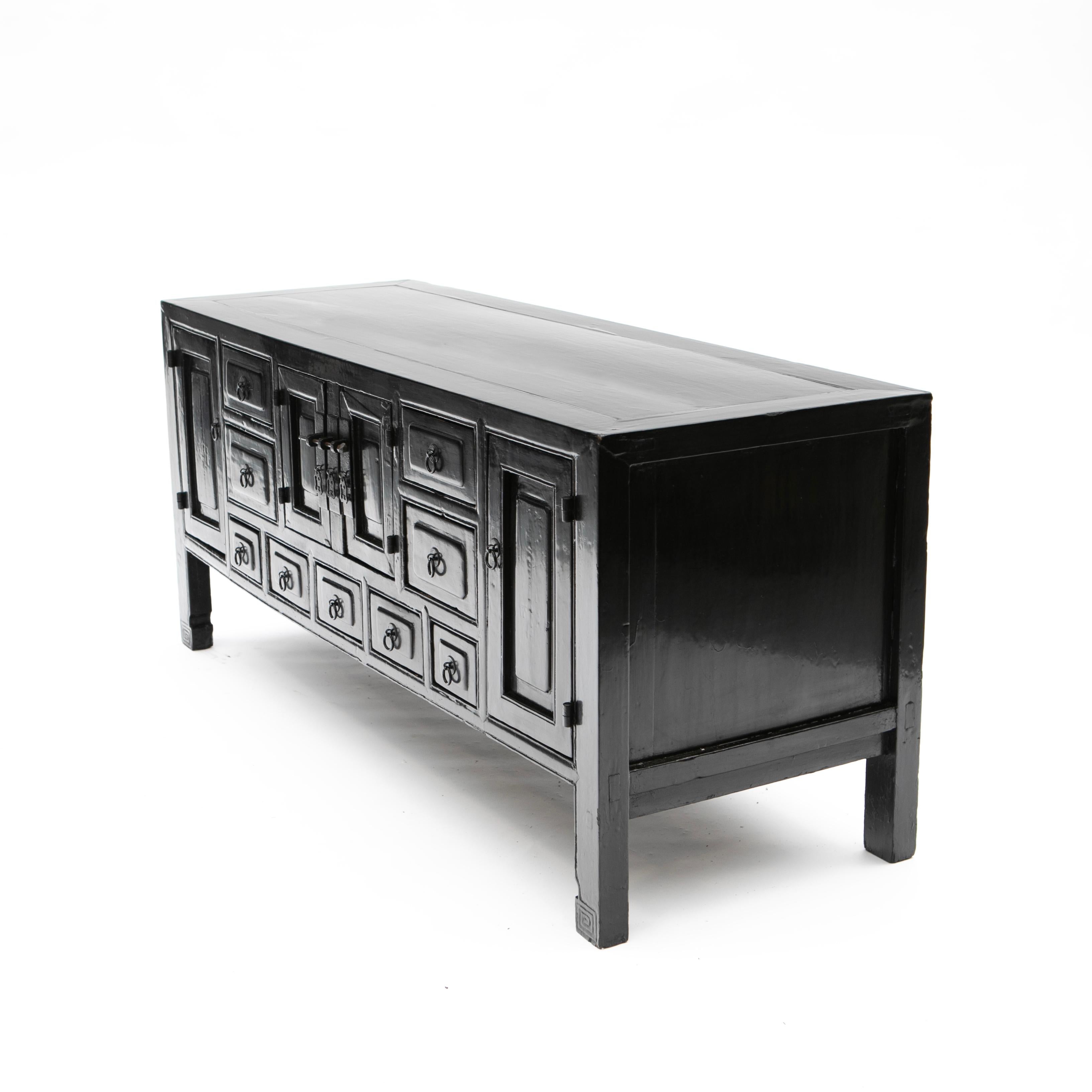 Low  Sideboard in Black Lacquer For Sale 1