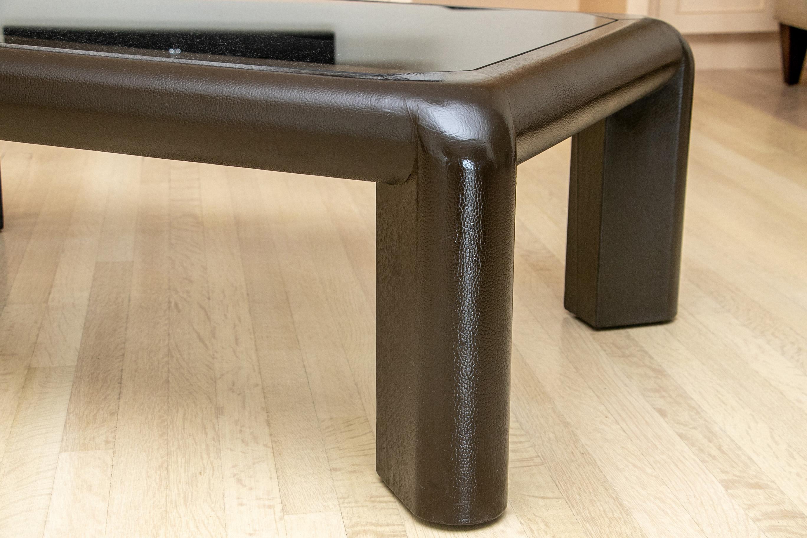 Niedriger rechteckiger Couchtisch im Stil von Karl Springer (Moderne der Mitte des Jahrhunderts) im Angebot