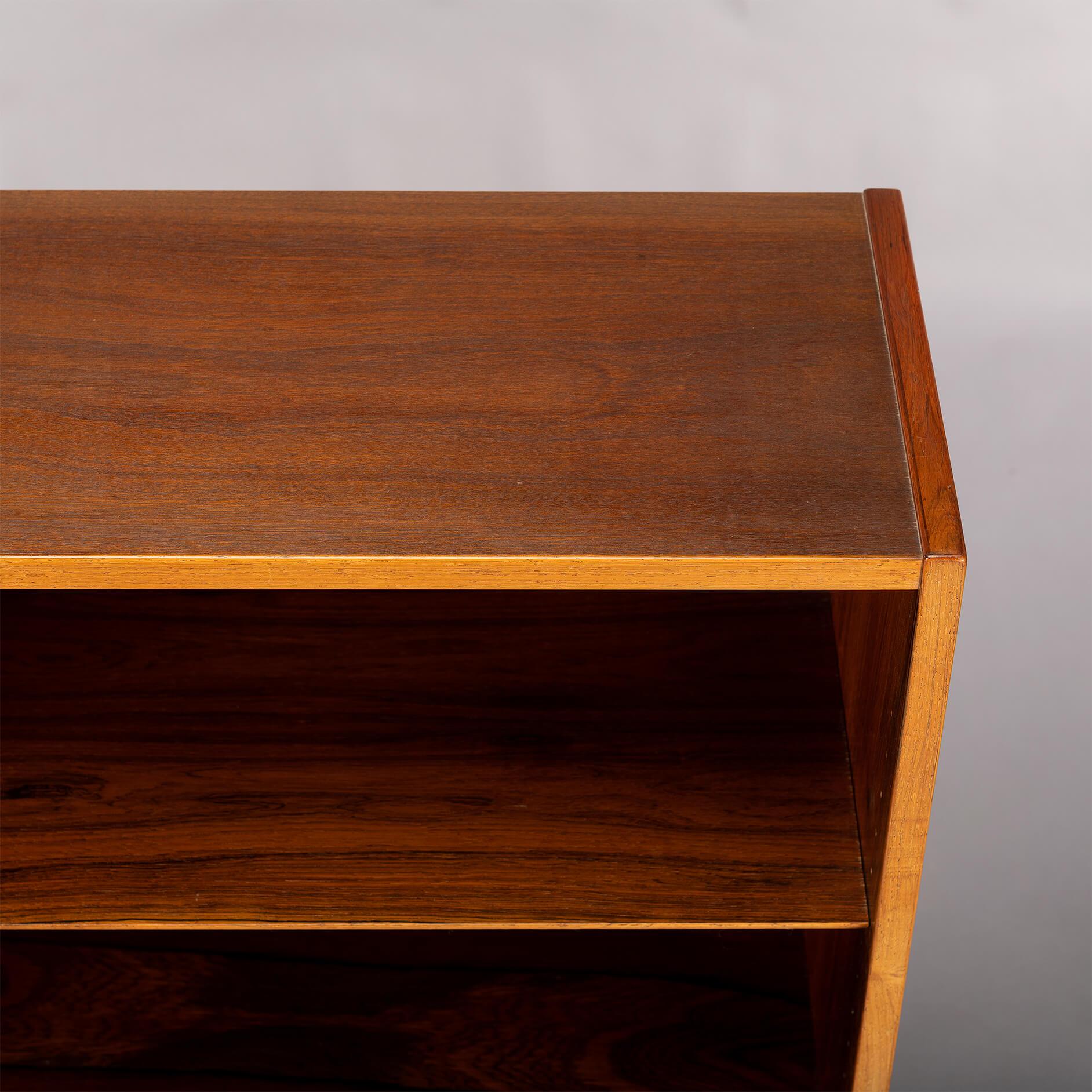 Mid-20th Century Low Rosewood Bookcase by Carlo Jensen for Hundevad & Co, 1960s For Sale