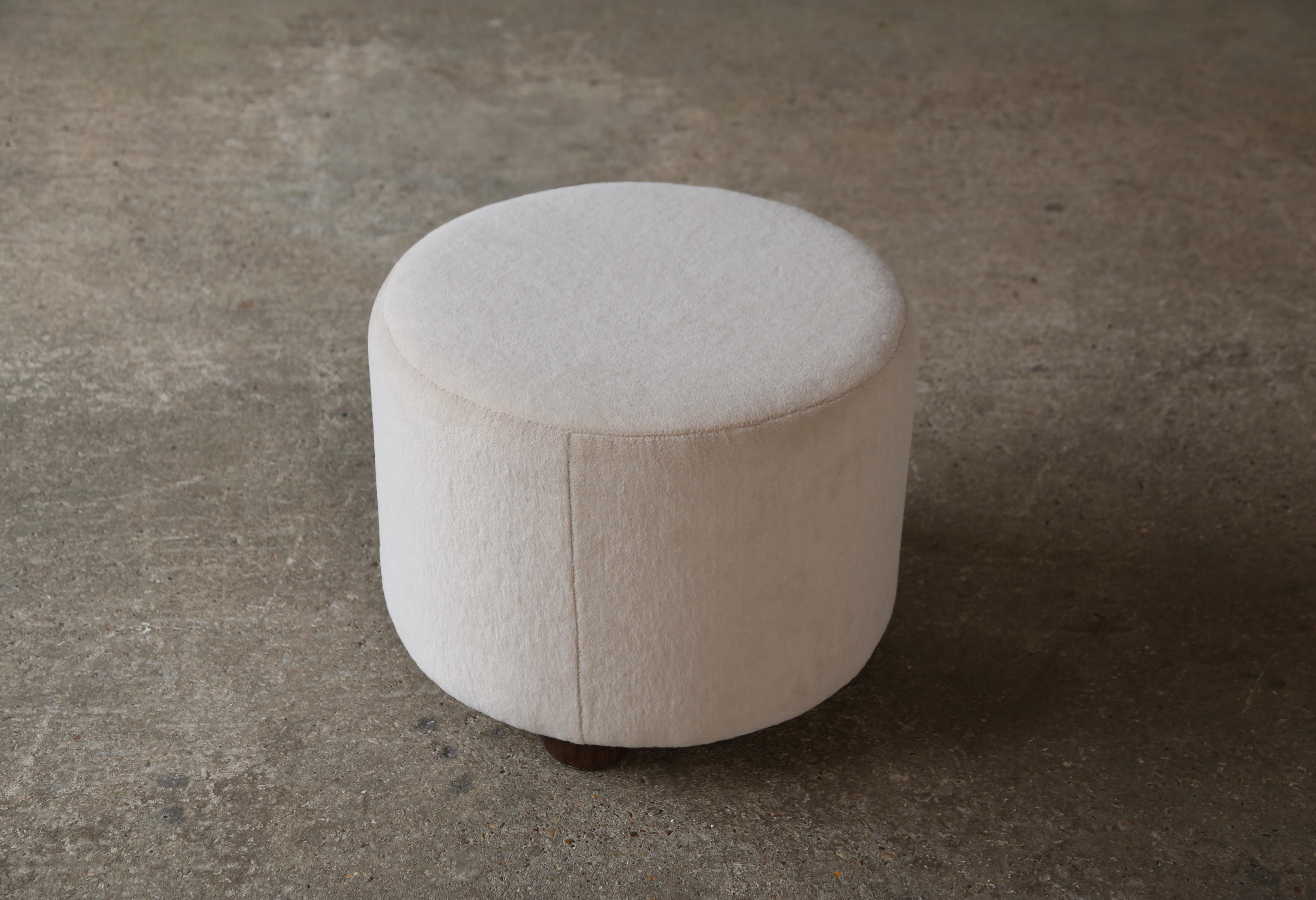 Low Round Ottoman / Footstool in Pure Alpaca For Sale 2