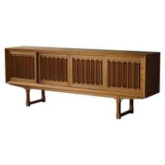 Low Sculptural Classic Brutalist Sideboard in Oak, Danish Modern, Made in 1950s