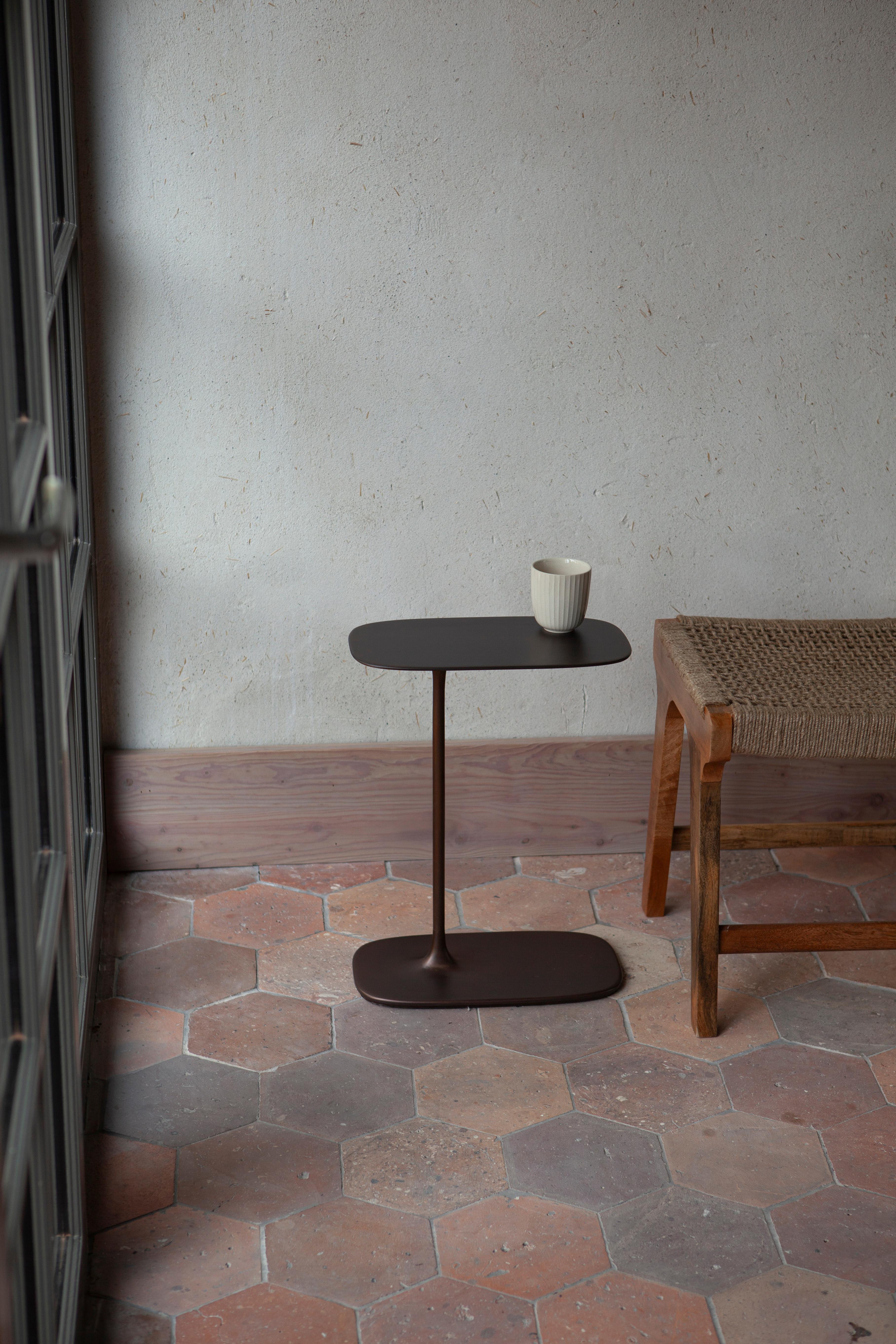 The product is made by sand casting - pouring molten aluminium or brass into sand moulds. Product surface is finished by hand-polishing to desired smoothness (brushed or polished) and treating it (oxidising or ageing) into one of the available