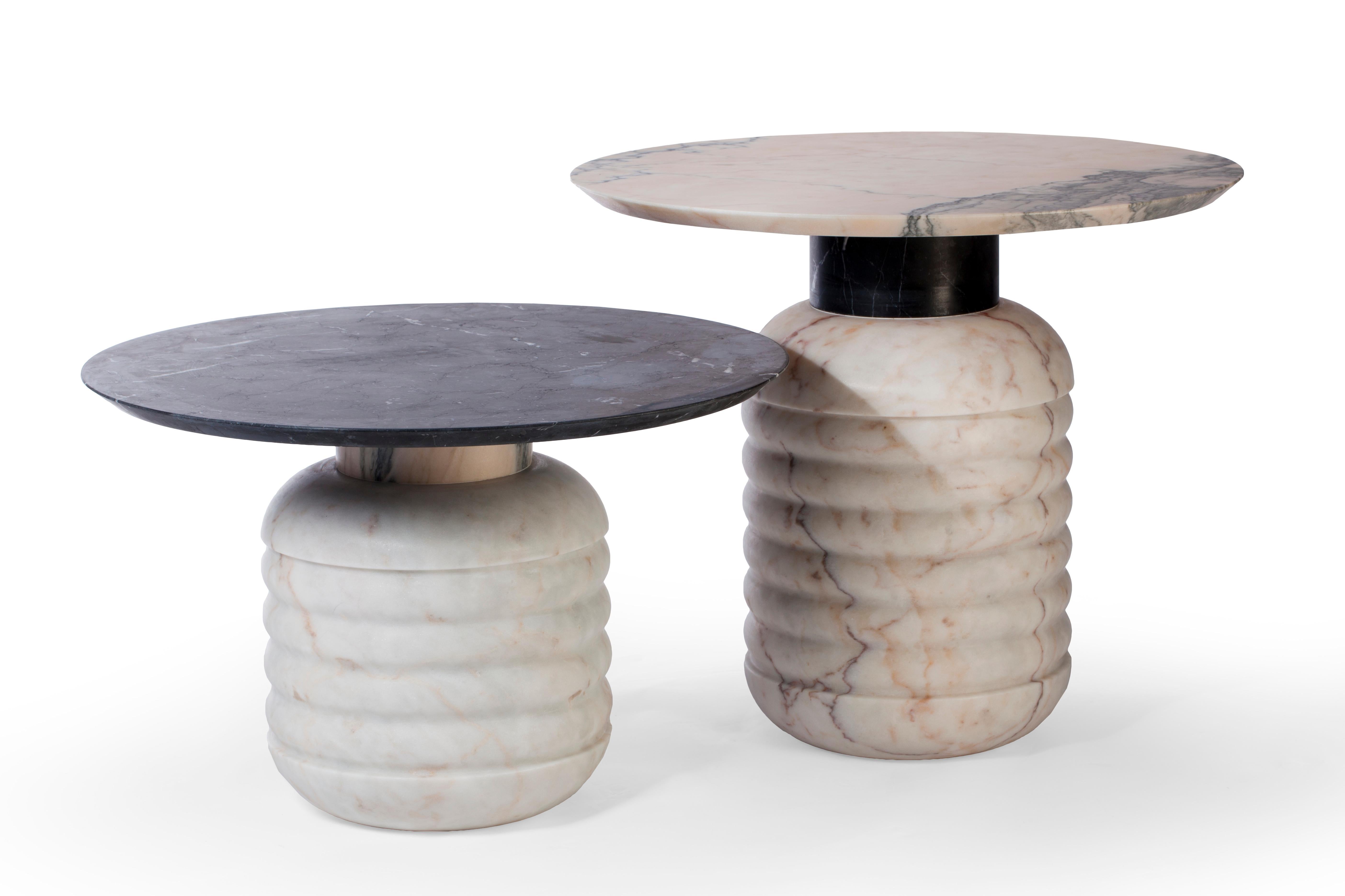 Table d'appoint basse Jean avec base en marbre blanc et plateau en marbre noir Nero Marquina en vente 1