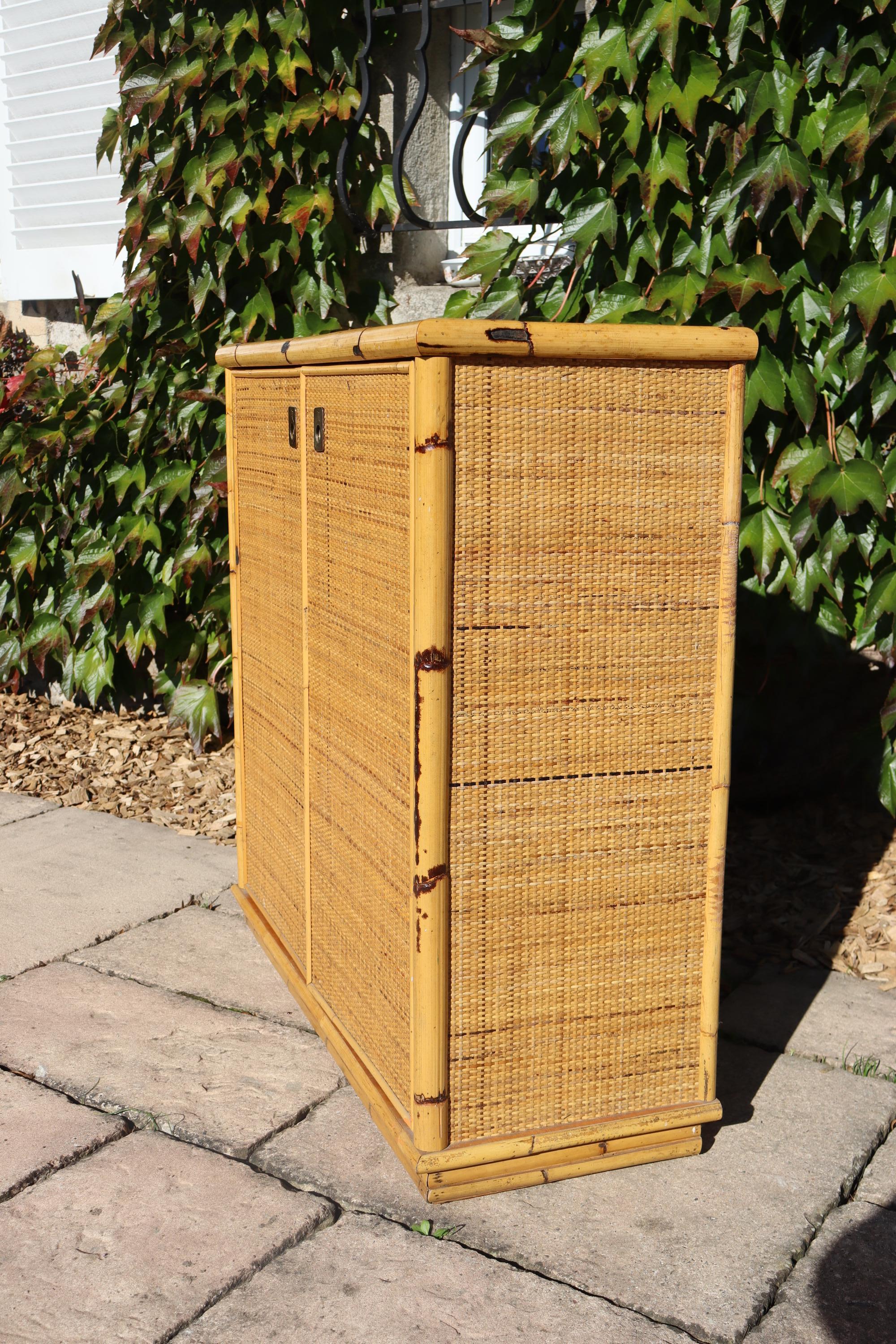 Low Sideboard In Rattan And Bamboo Signed By Dal Vera Italy 1960 (20. Jahrhundert) im Angebot