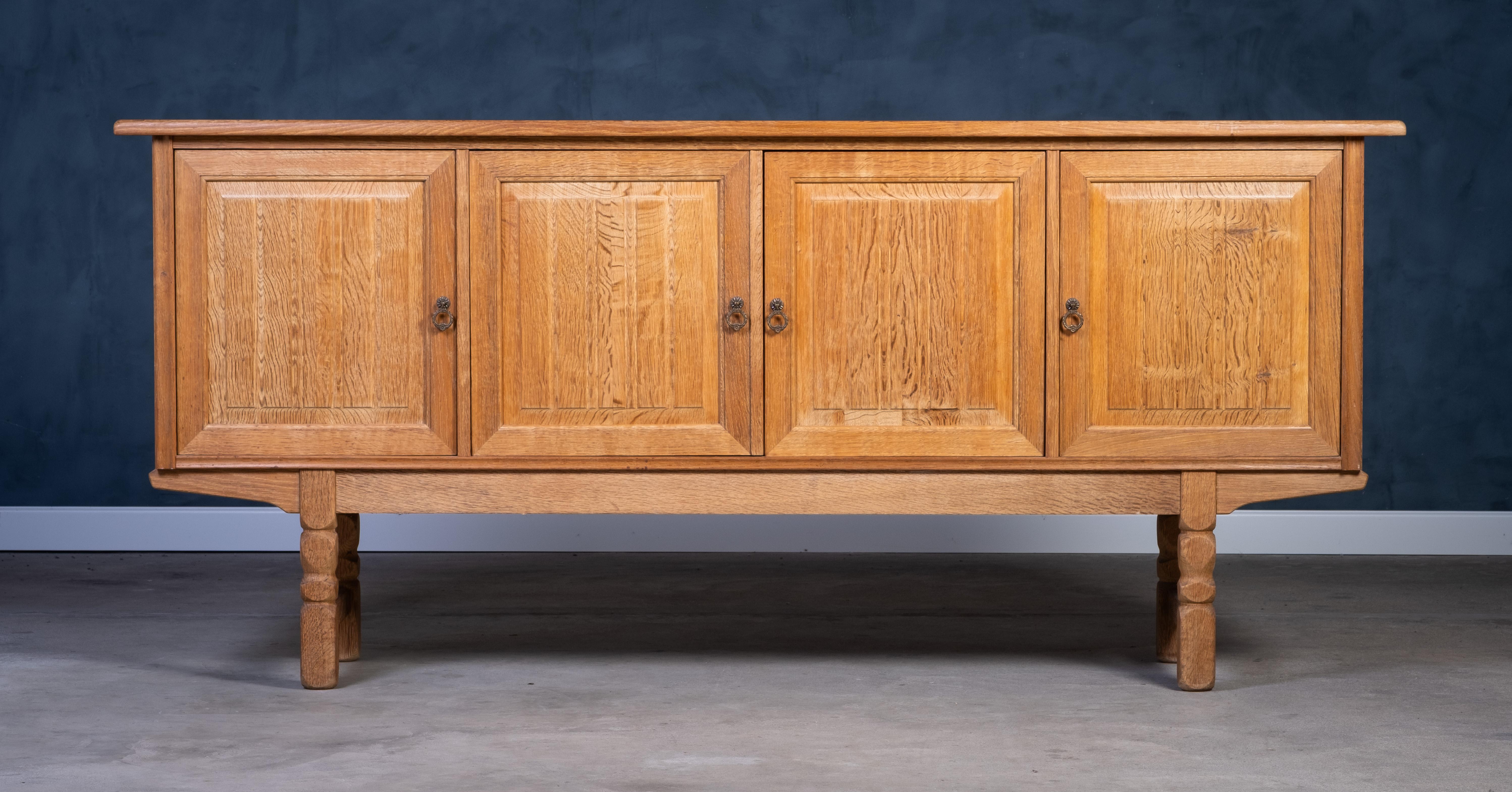 Low Sideboard in Solid Oak by Henning Kjærnulf, 1960s In Good Condition For Sale In Nørre Aaby, DK