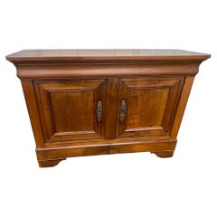 Credenza bassa in noce massiccio, stile Louis Philippe, fine XIX secolo