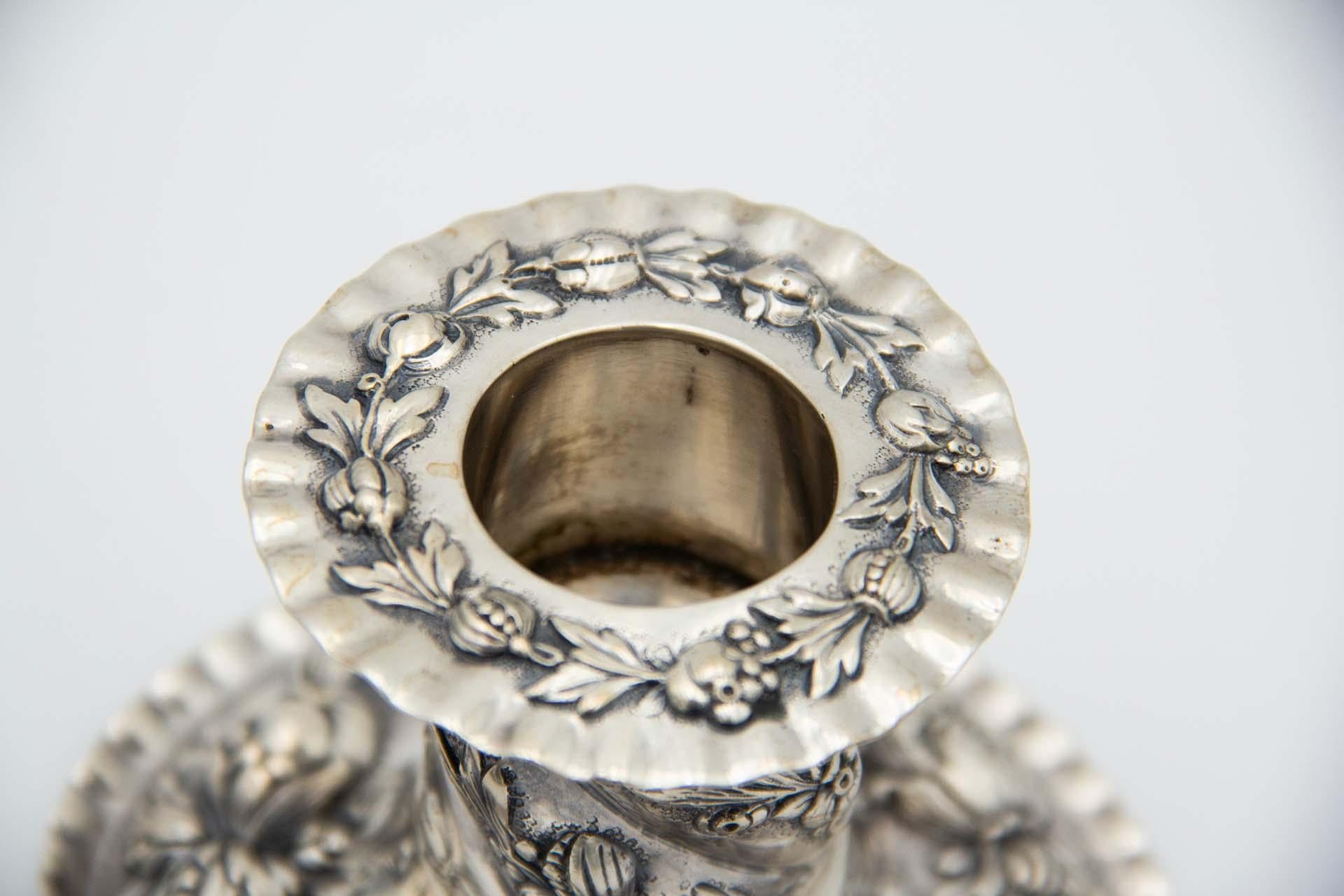 European Low silver candlestick with circular base For Sale