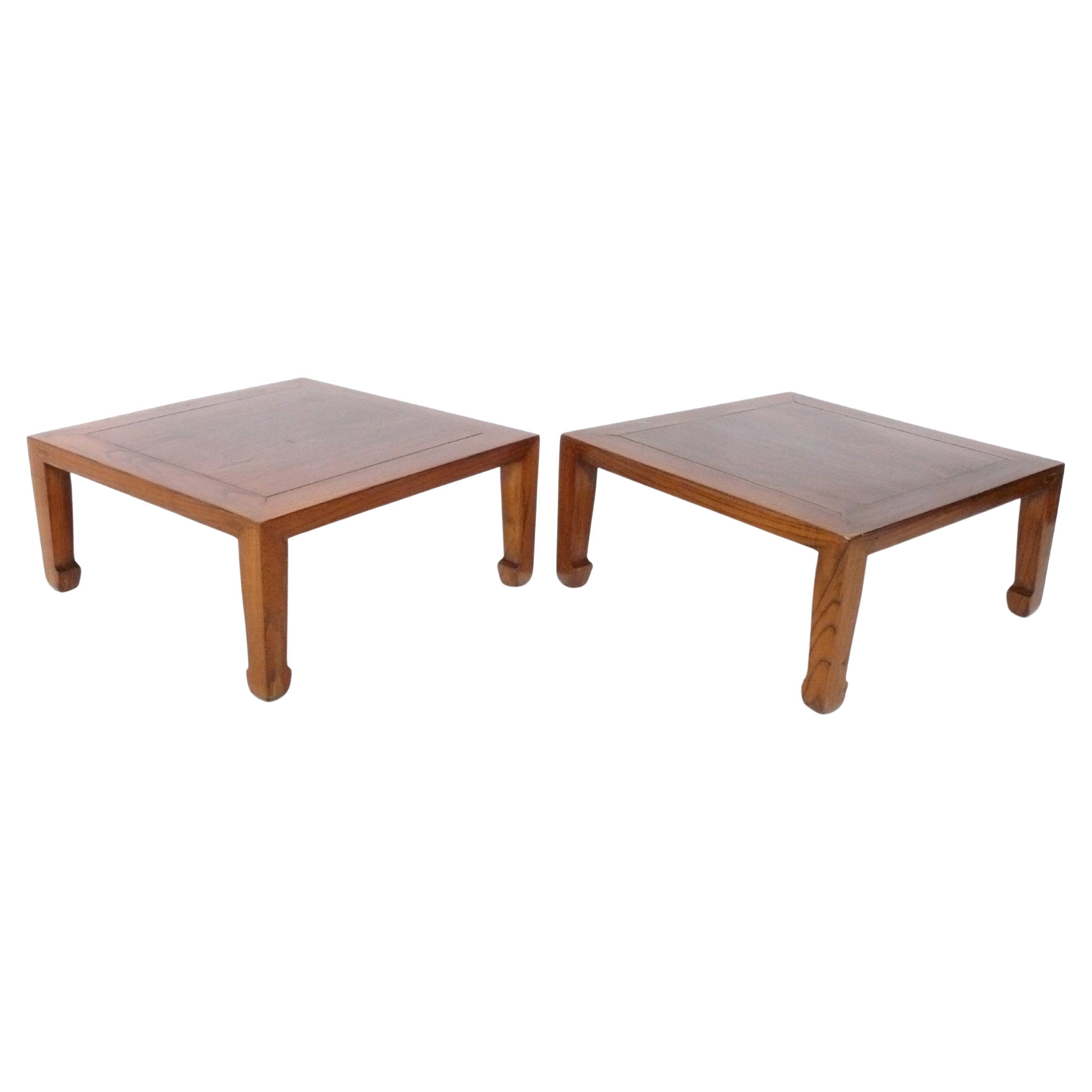 Asiatische Beistelltische oder Nachttische mit niedriger Lehne im Angebot