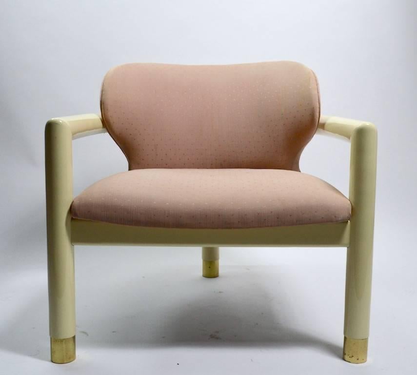 Low Slung Lounge Chair von Century Furniture Company (Postmoderne) im Angebot