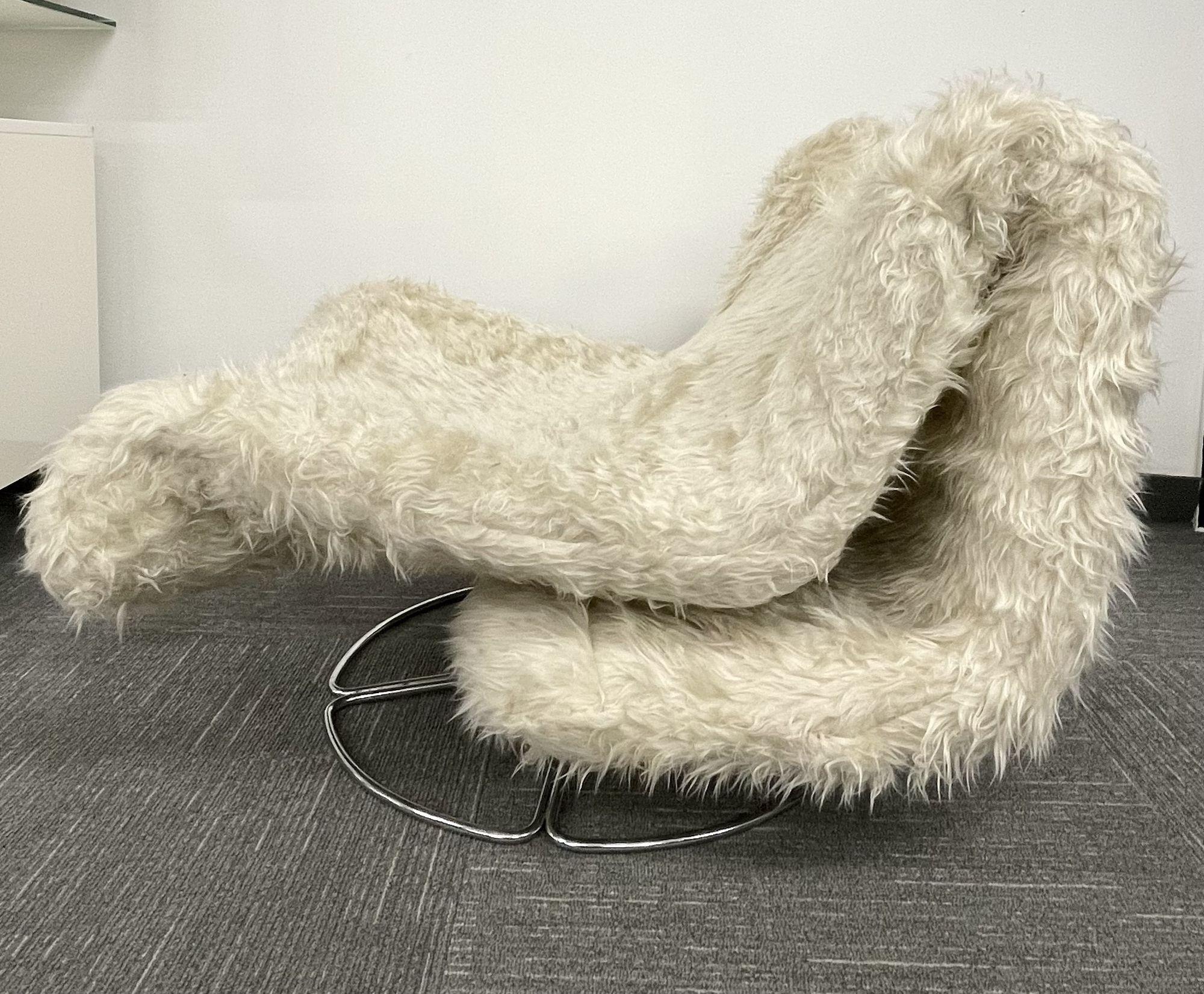 Low Slung Vintage Swivel Chair in New Fur In Good Condition For Sale In Stamford, CT