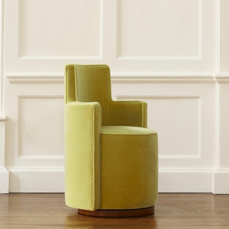 Inspired by art deco stepped motifs and with its form-hugging curved back, the Two-Step is a totally unique piece. Crafted with a super smooth swivel base, this chair offers both style and functionality. It’s the perfect mate for any dressing table,