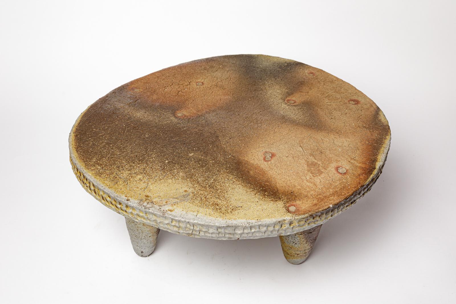 Table basse en céramique cuite au bois en grès par Brigitte Chassang en vente 3