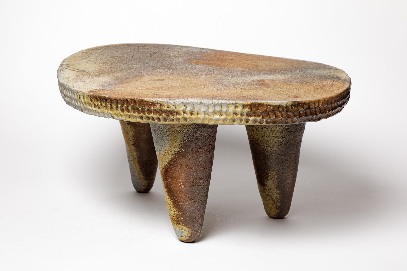 Français Table basse en céramique cuite au bois en grès par Brigitte Chassang en vente
