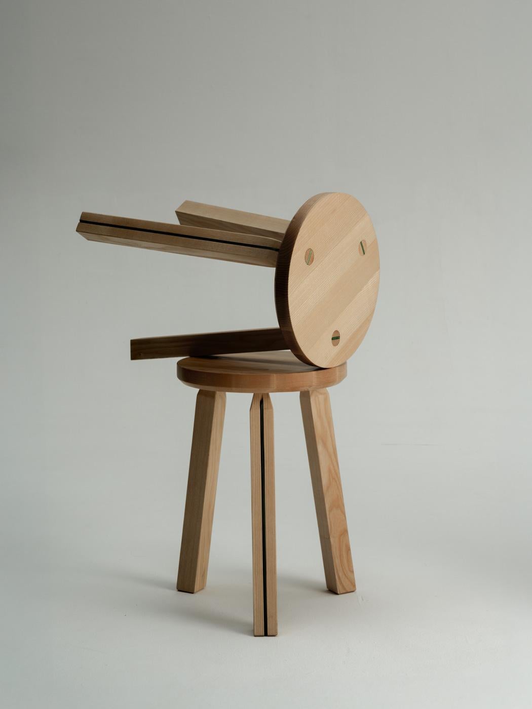Fait main Tabouret bas en frêne, fabriqué à la main en France en vente