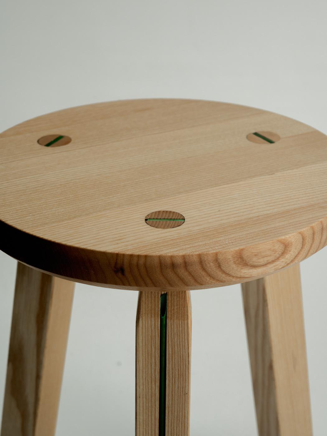 XXIe siècle et contemporain Tabouret bas en frêne, fabriqué à la main en France en vente