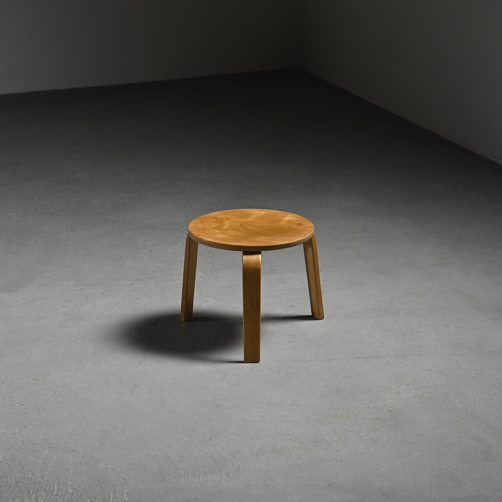 Low Stool by Hans Bellmann, ed. Horgen Glarus, Switzerland, circa 1950 For Sale 3