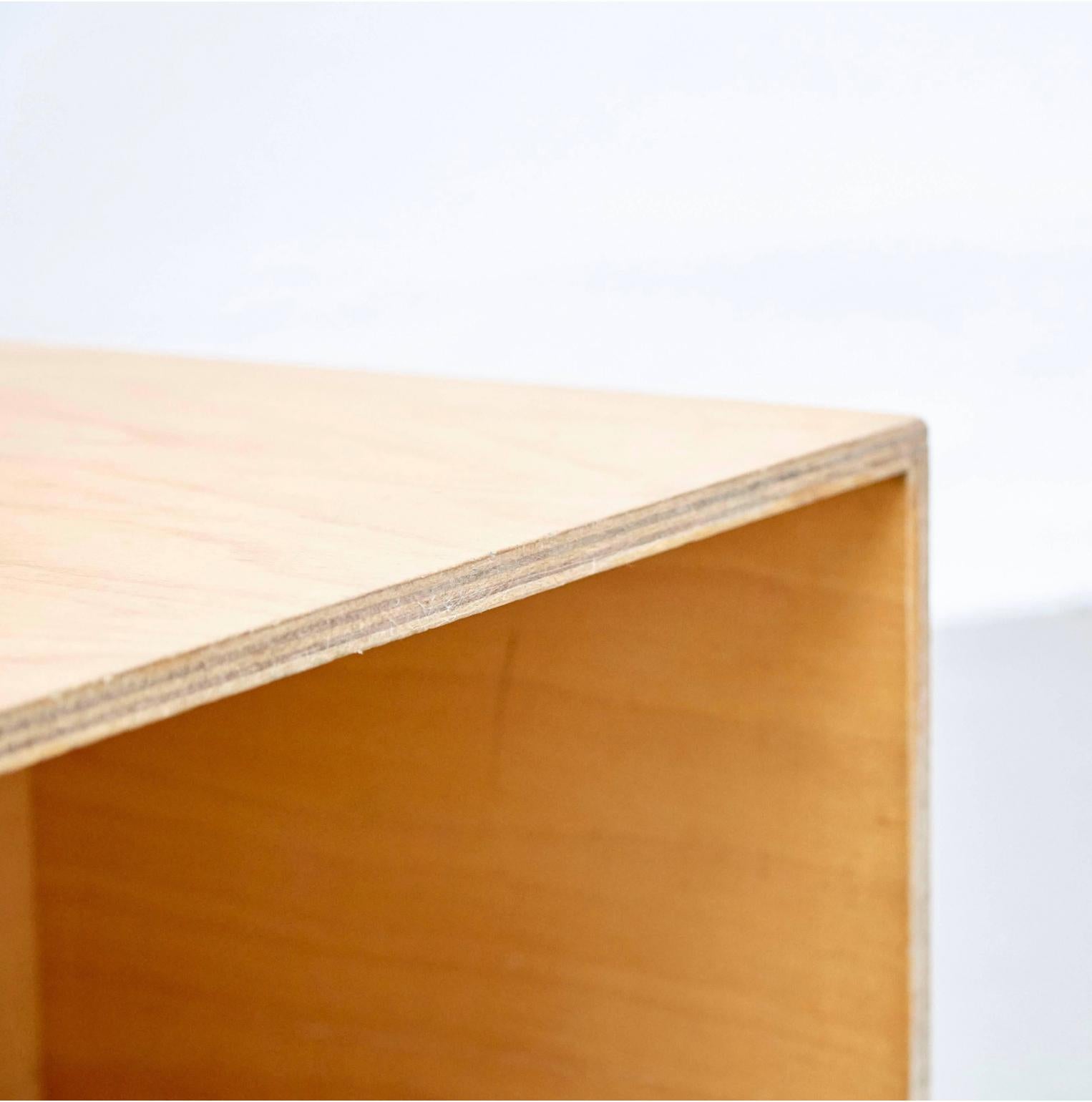 Legno Tavolo basso: Un capolavoro vintage dall'Eleganza senza tempo in vendita
