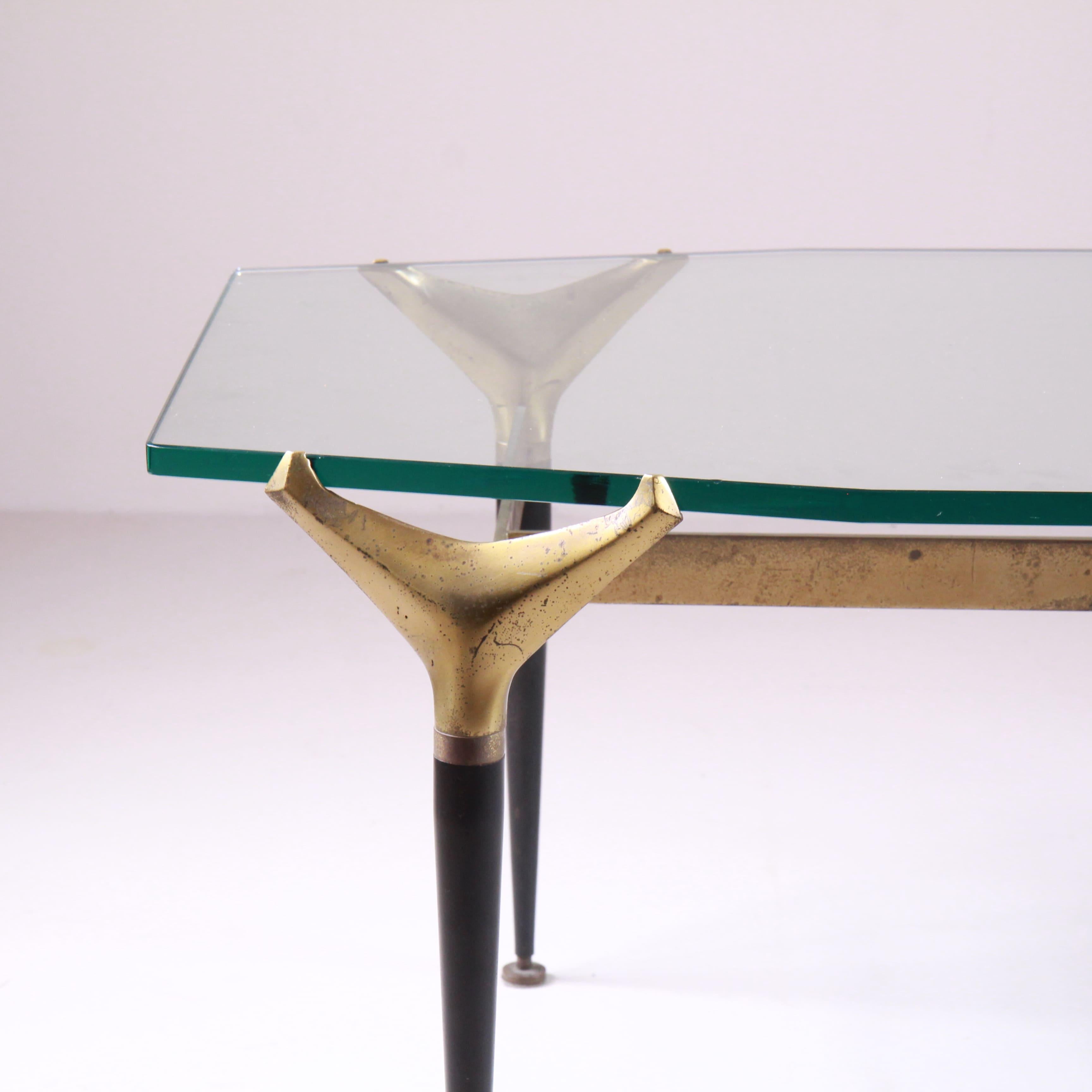 Low Table Attributed to Fontanaarte For Sale 4