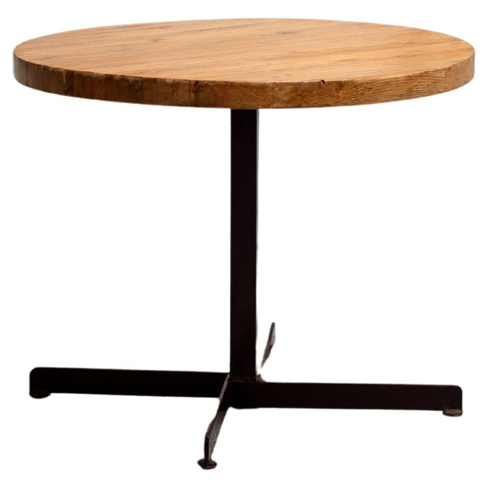 Table basse par  Charlotte Perriand, Les Arcs, France, années 1970