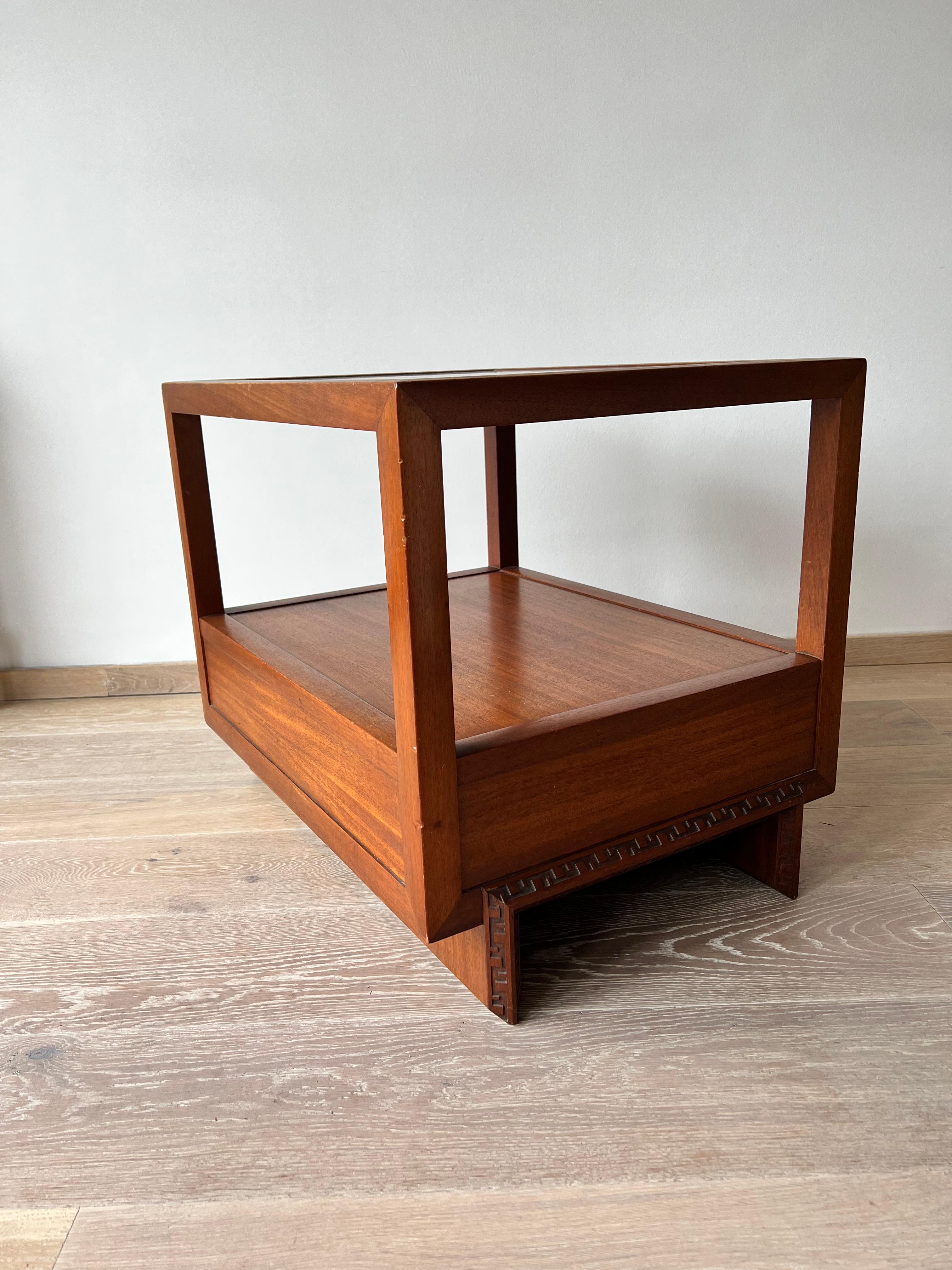 Américain Table basse de Frank Lloyd Wright en vente