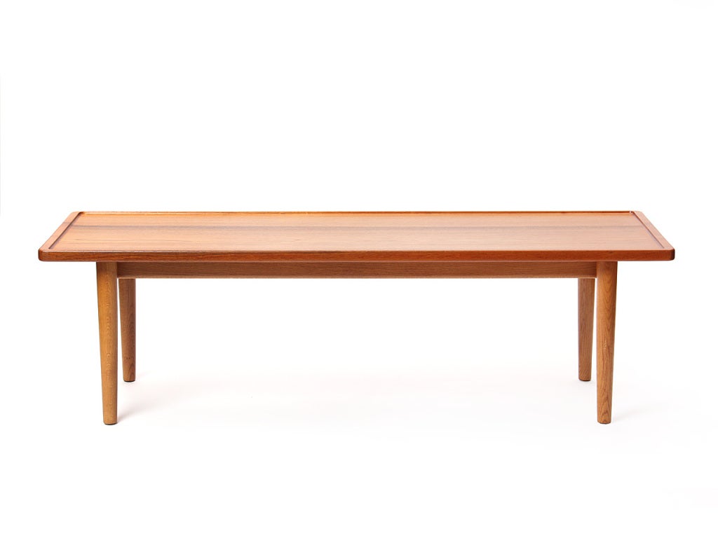 Danese Raro tavolino basso da cocktail/caffè in Teak e Oak di Hans J. Wegner per Johannes Hansen in vendita