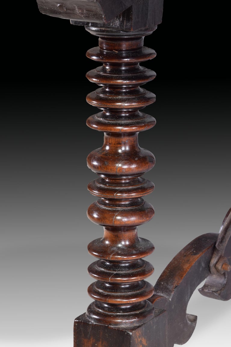 Table, Walnut, Wrought Iron, Spain, 17th Century For Sale 3