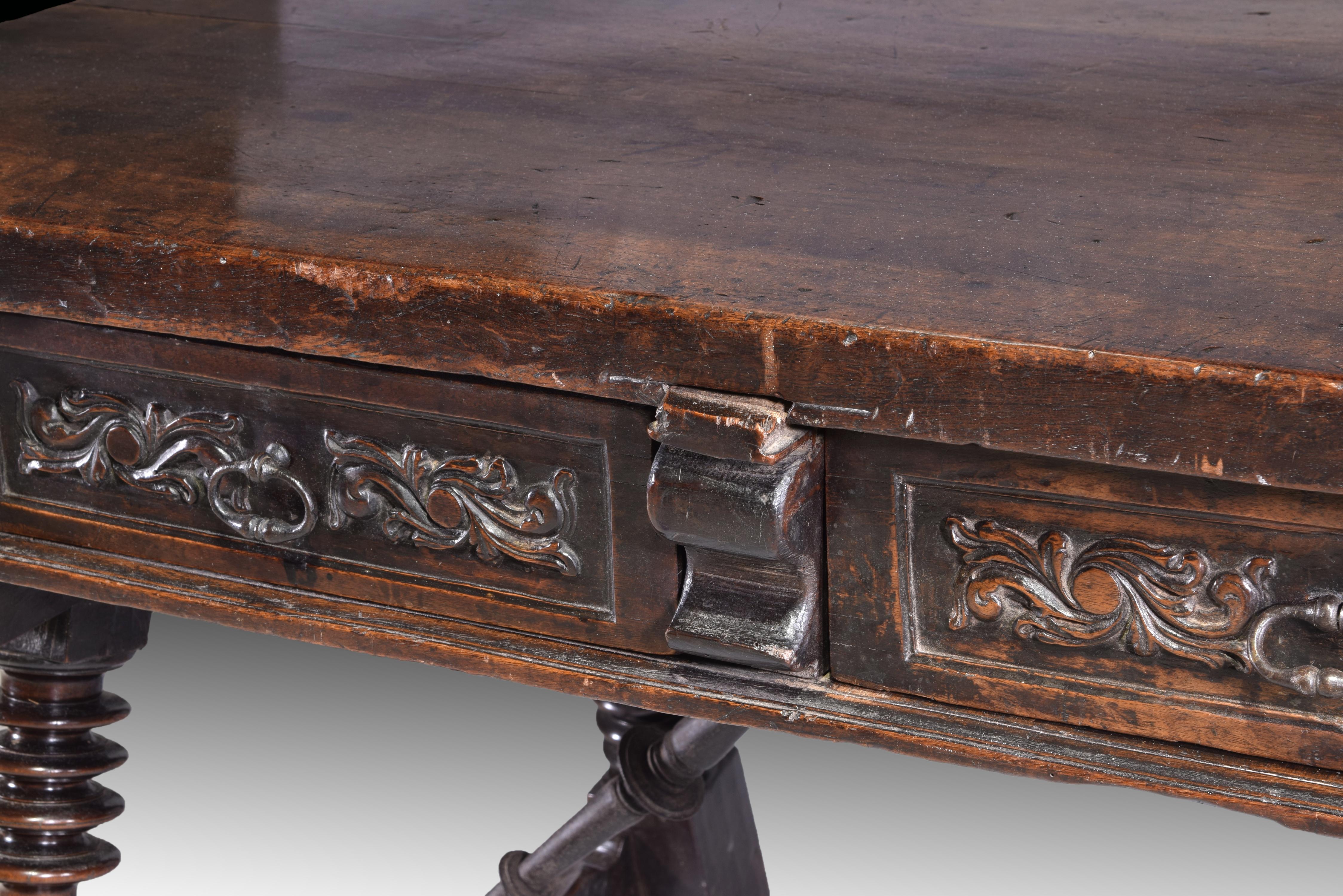 Table, Walnut, Wrought Iron, Spain, 17th Century For Sale 6