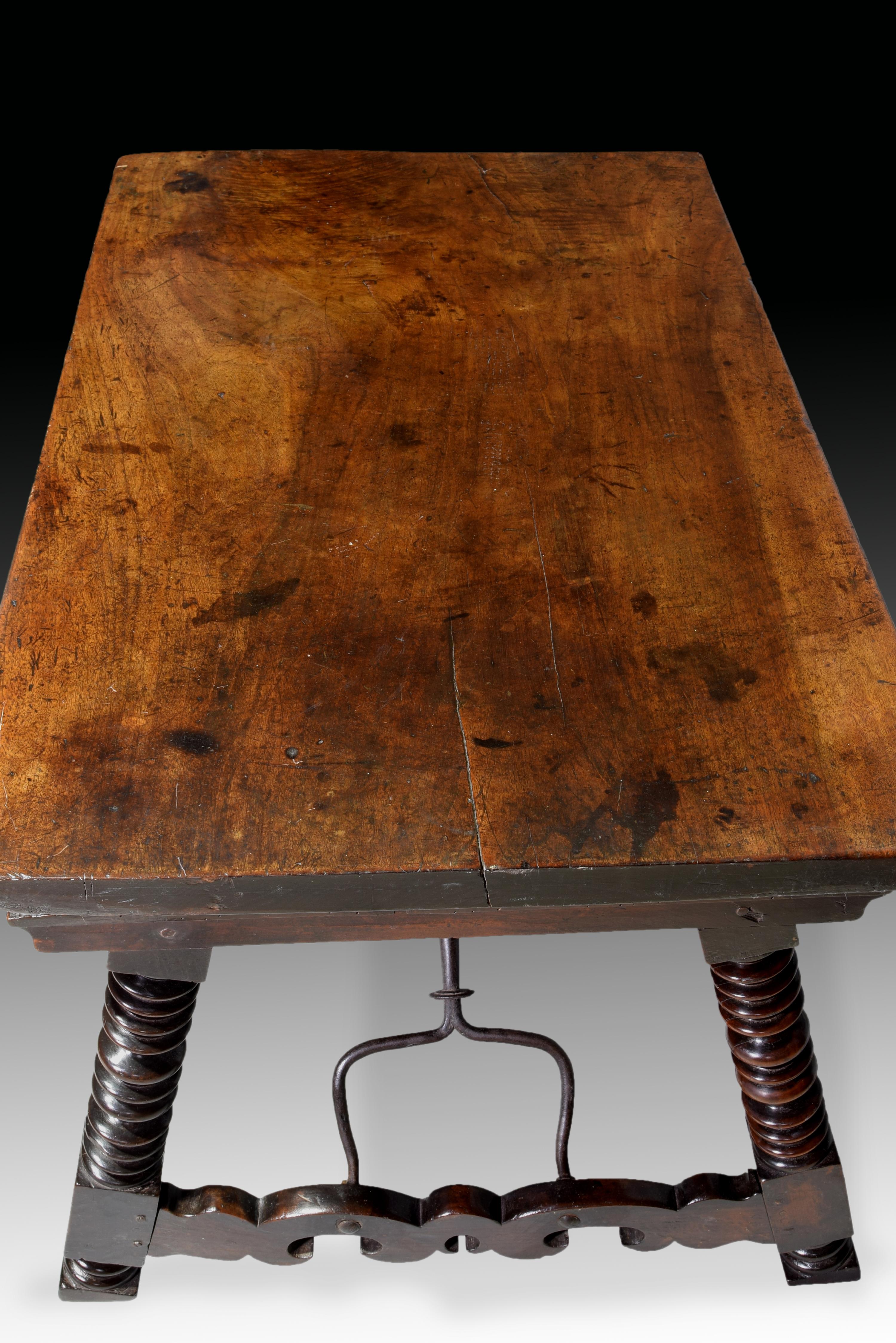 Tisch, Nussbaum, Schmiedeeisen, Spanien, 17. Jahrhundert im Angebot 9