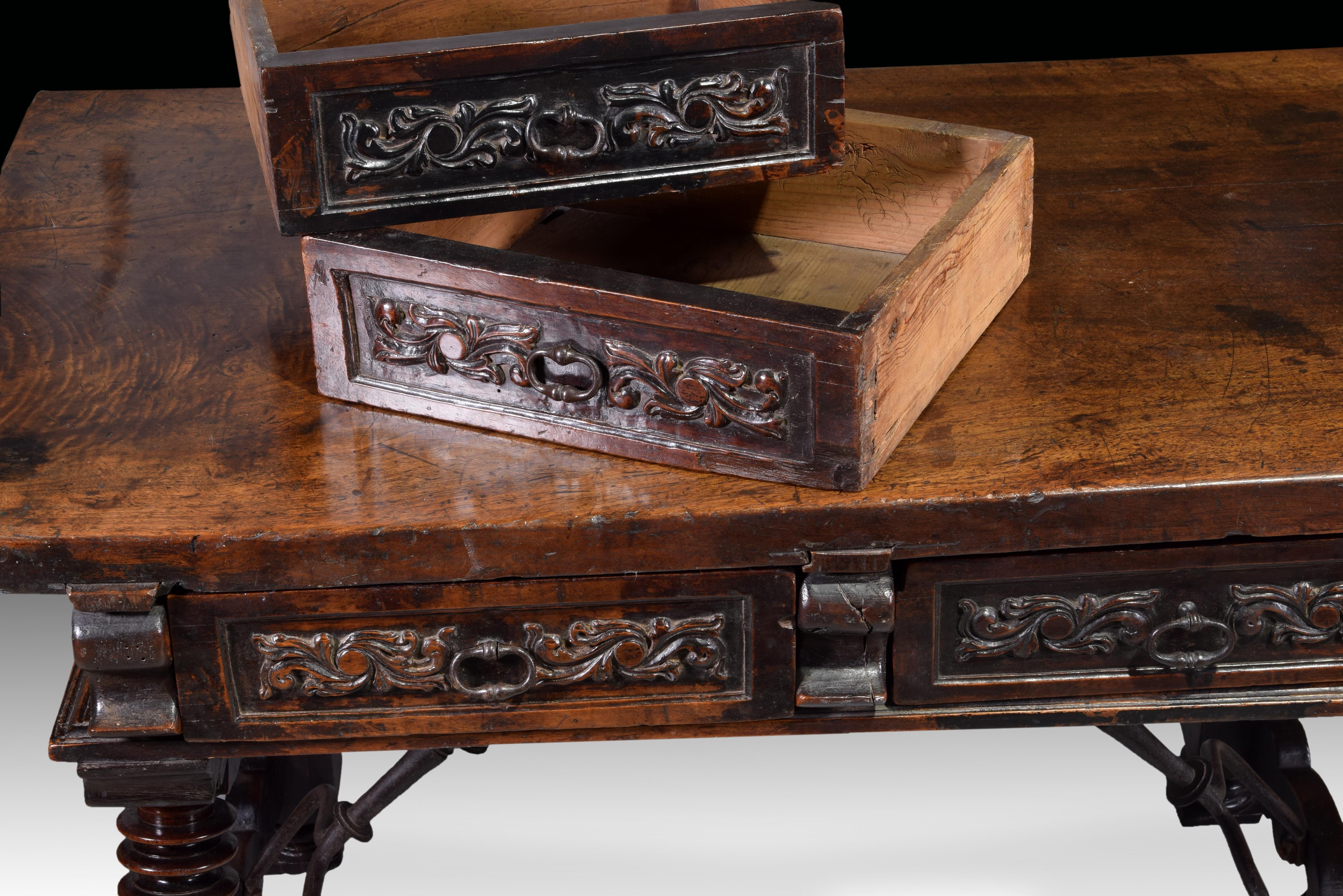 Spanish Table, Walnut, Wrought Iron, Spain, 17th Century For Sale