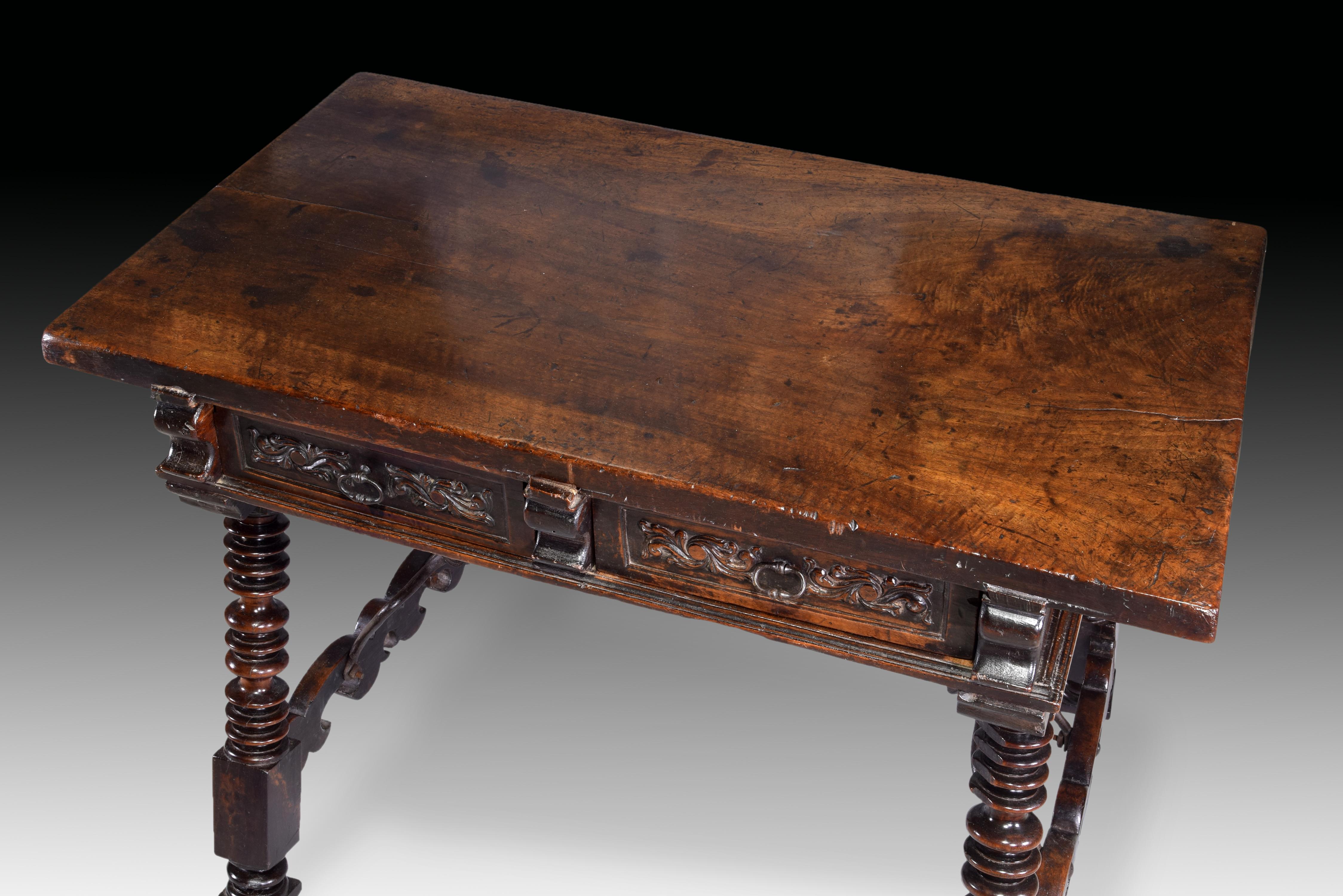 Tisch, Nussbaum, Schmiedeeisen, Spanien, 17. Jahrhundert im Angebot 1