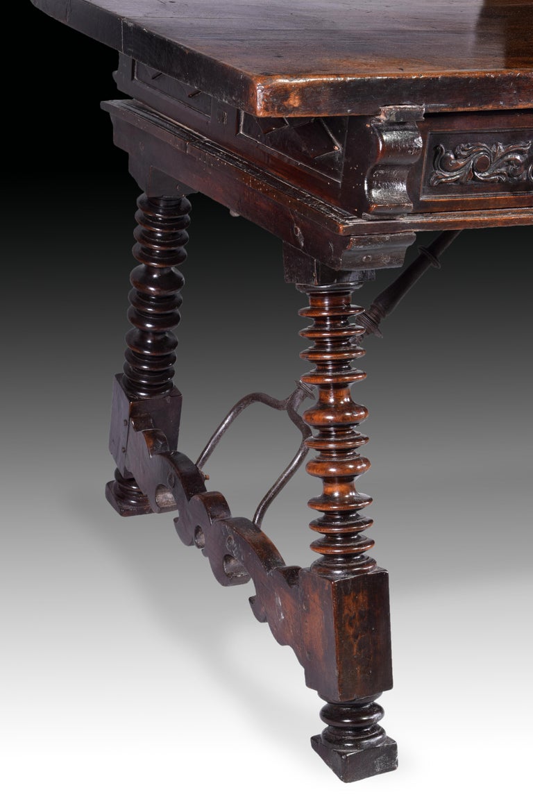 Table, Walnut, Wrought Iron, Spain, 17th Century For Sale 2