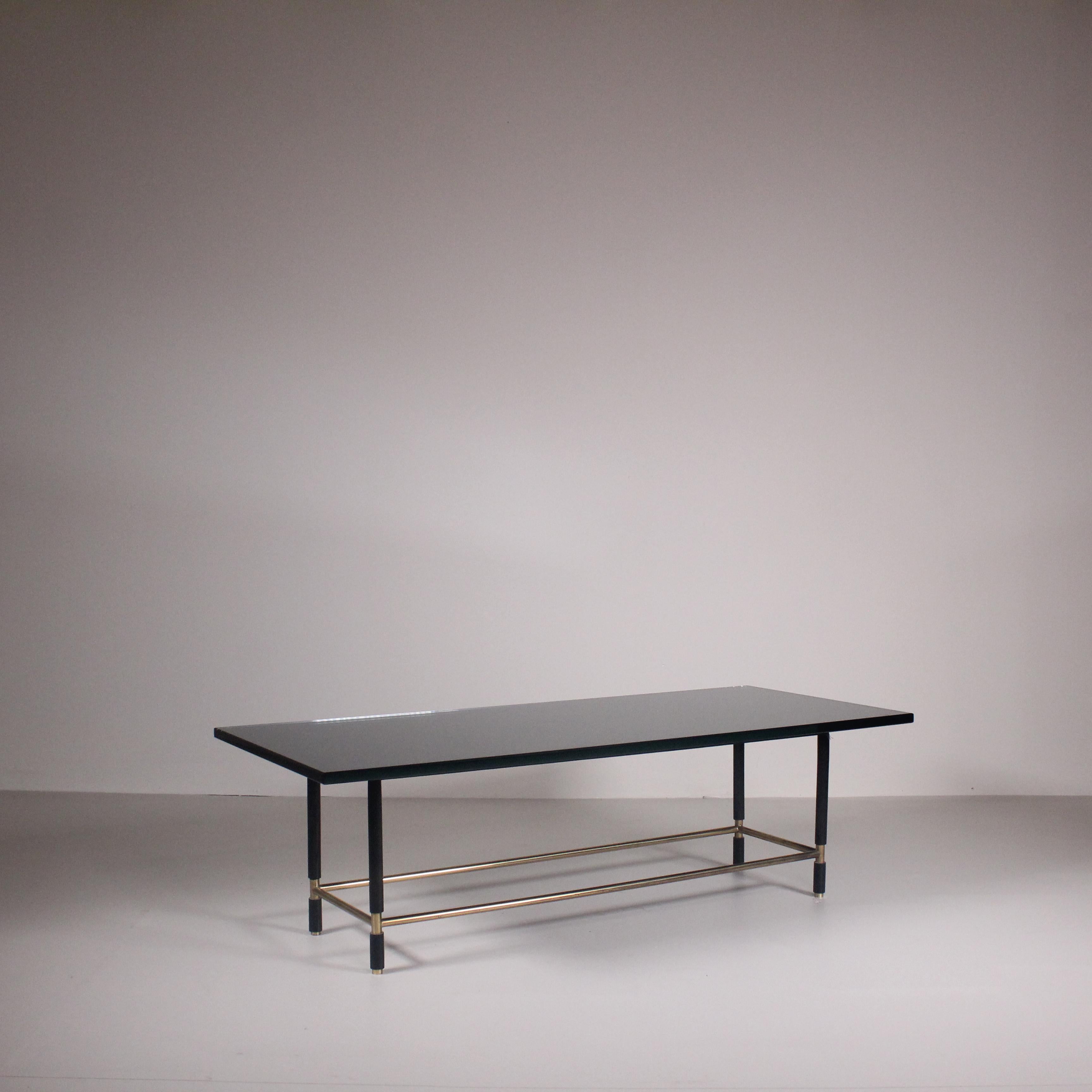 Low table in mirrored glass and brass, Fontana Arte, circa 1960 For Sale 6