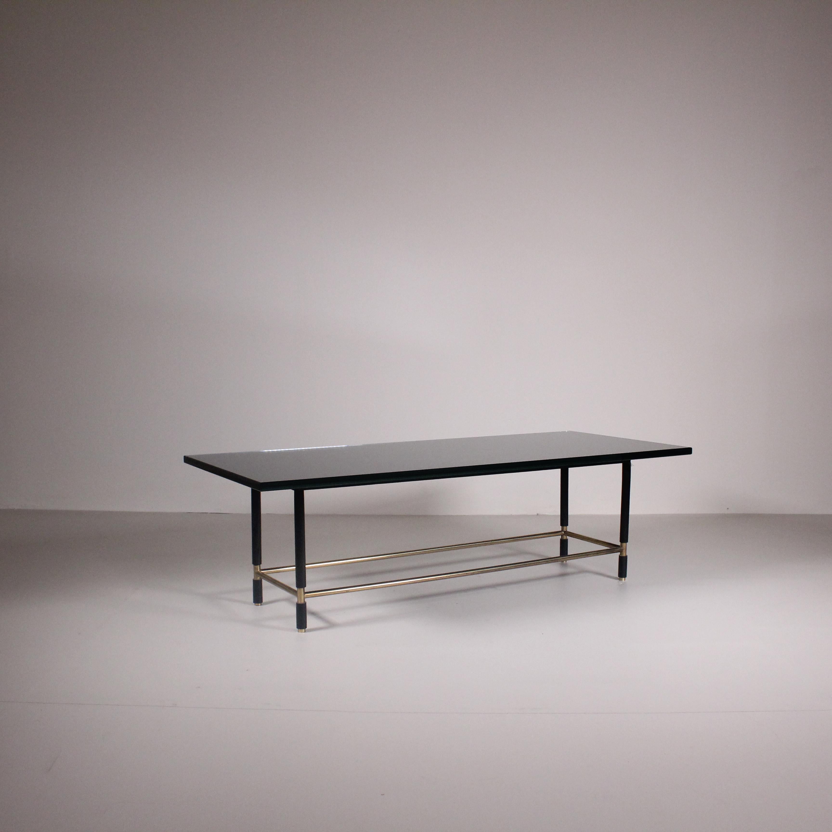 Low table in mirrored glass and brass, Fontana Arte, circa 1960 For Sale 9