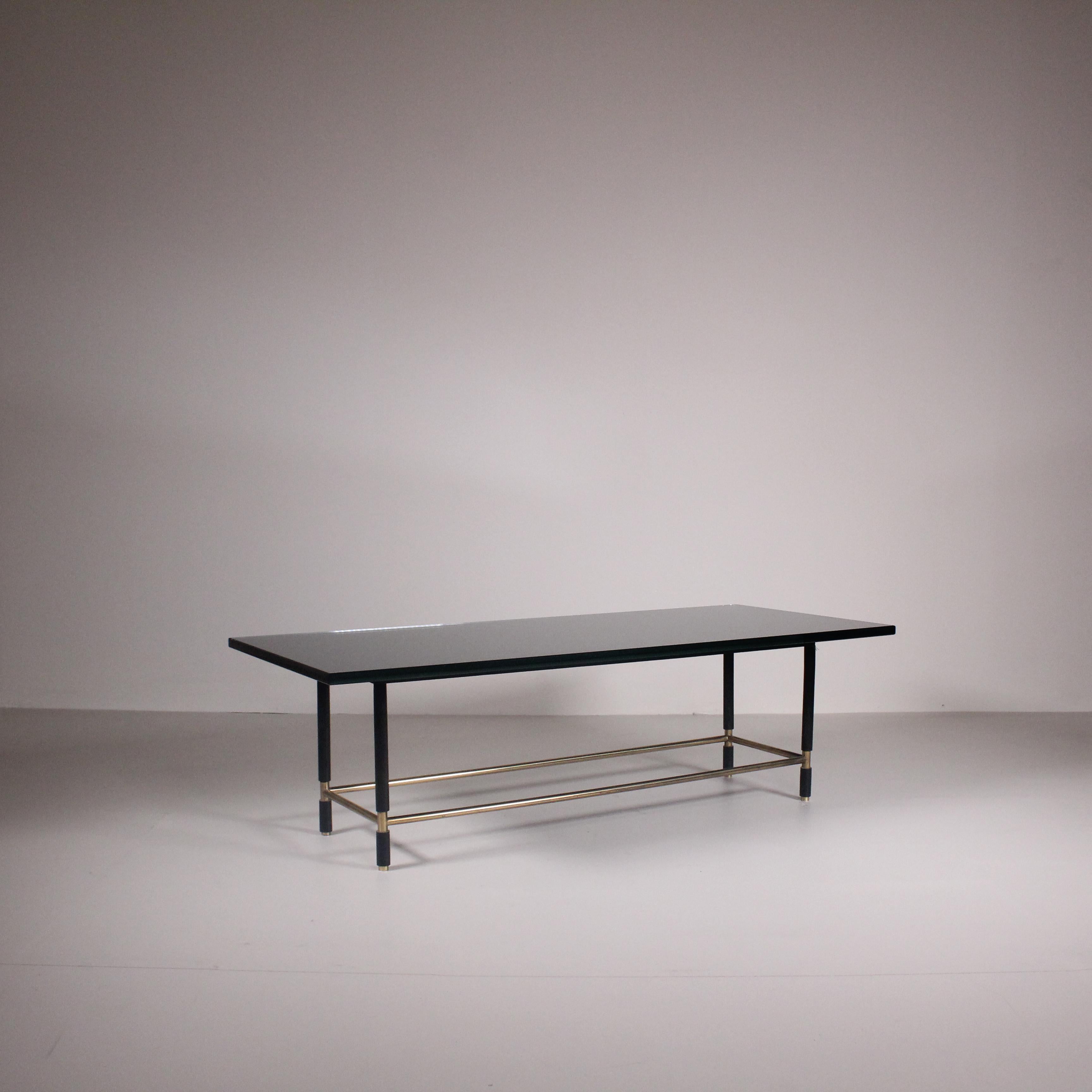 Low table in mirrored glass and brass, Fontana Arte, circa 1960 For Sale 10