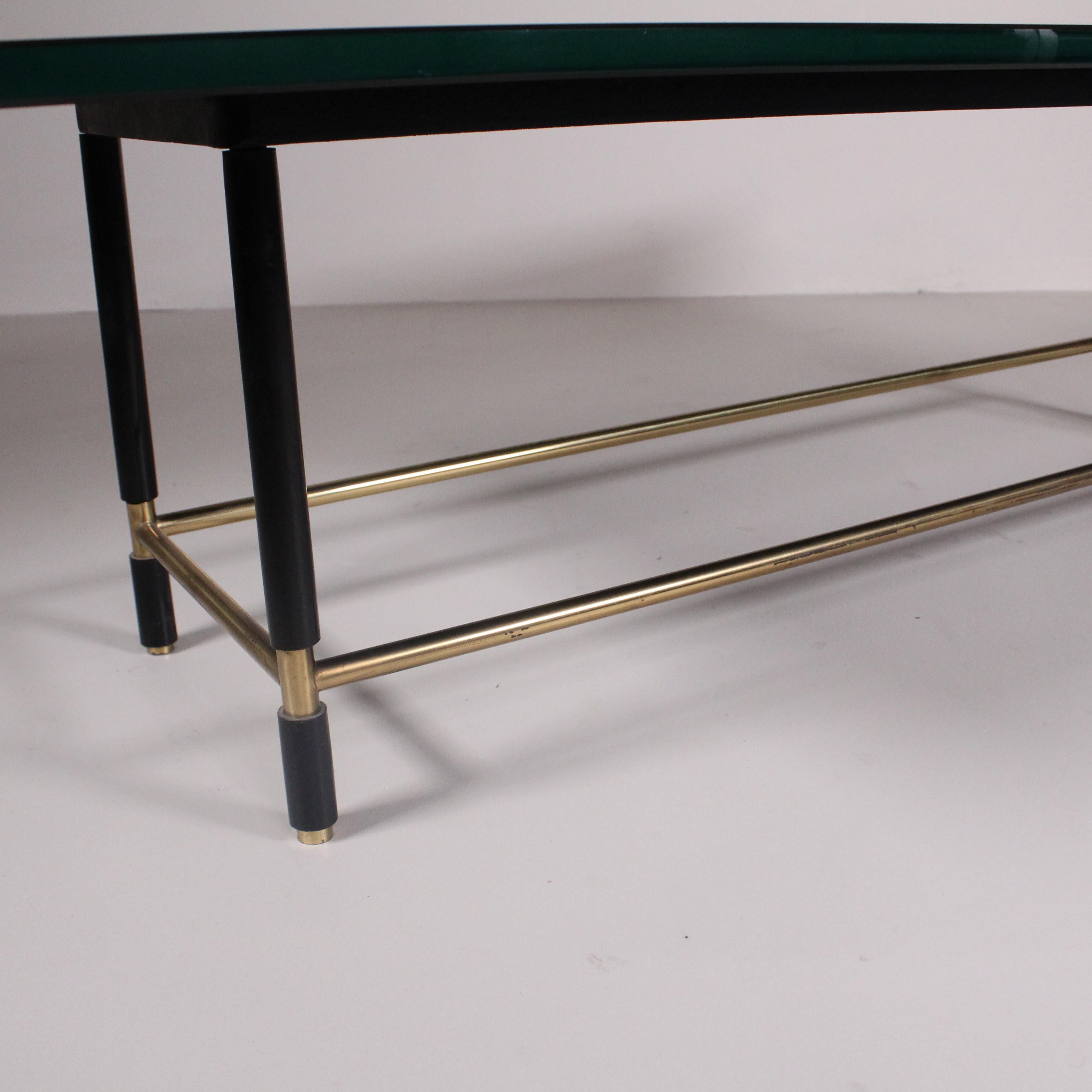 Low table in mirrored glass and brass, Fontana Arte, circa 1960 For Sale 12