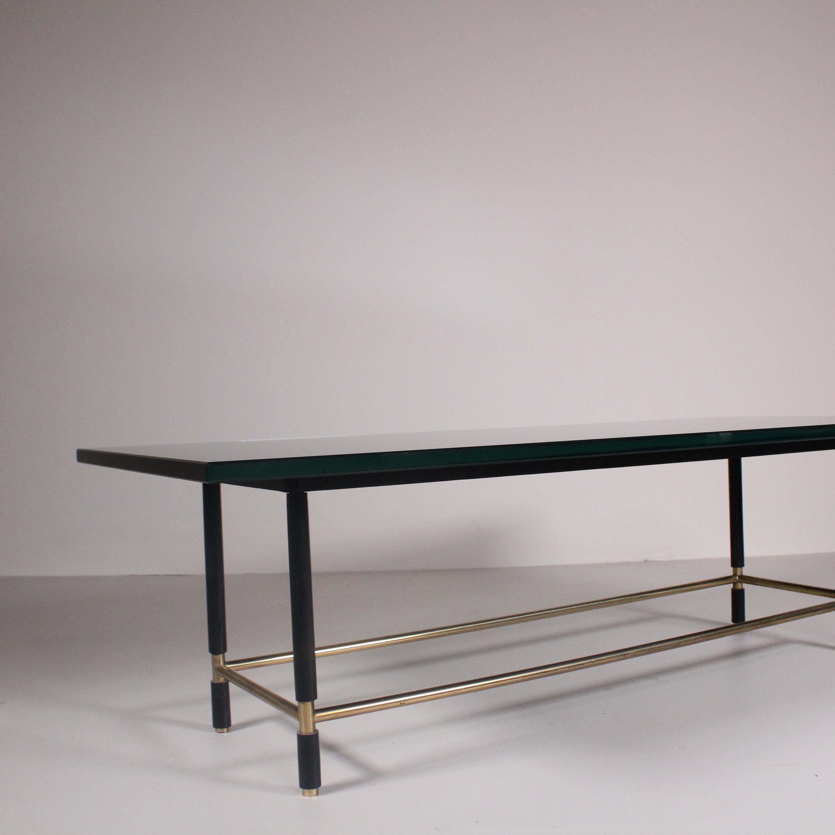 Low table in mirrored glass and brass, Fontana Arte, circa 1960 For Sale 13